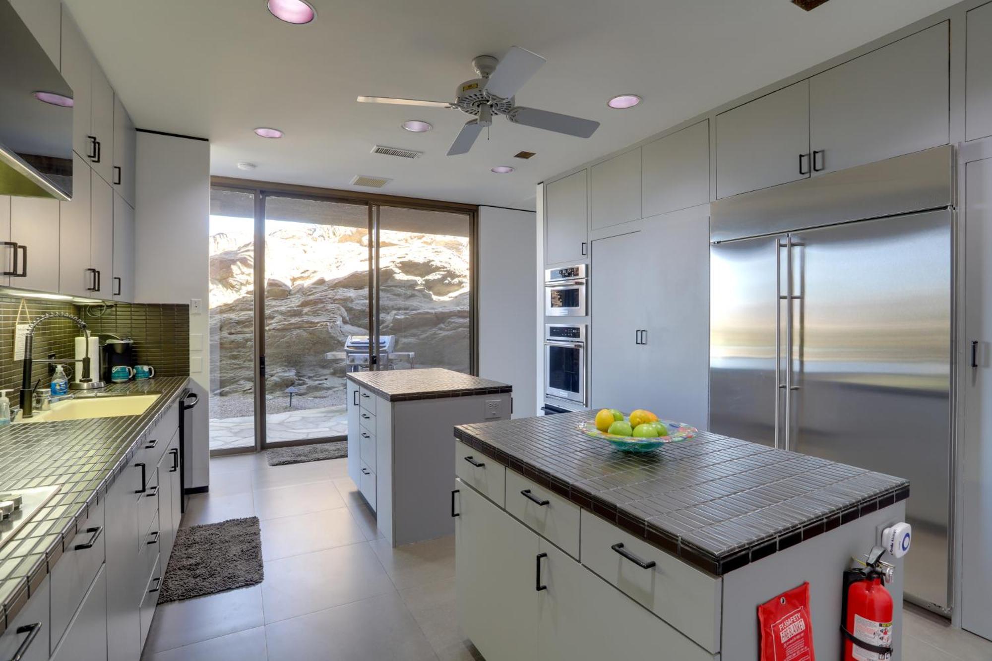 Holiday home Retreat With Private Pool And Jacuzzi Palm Springs