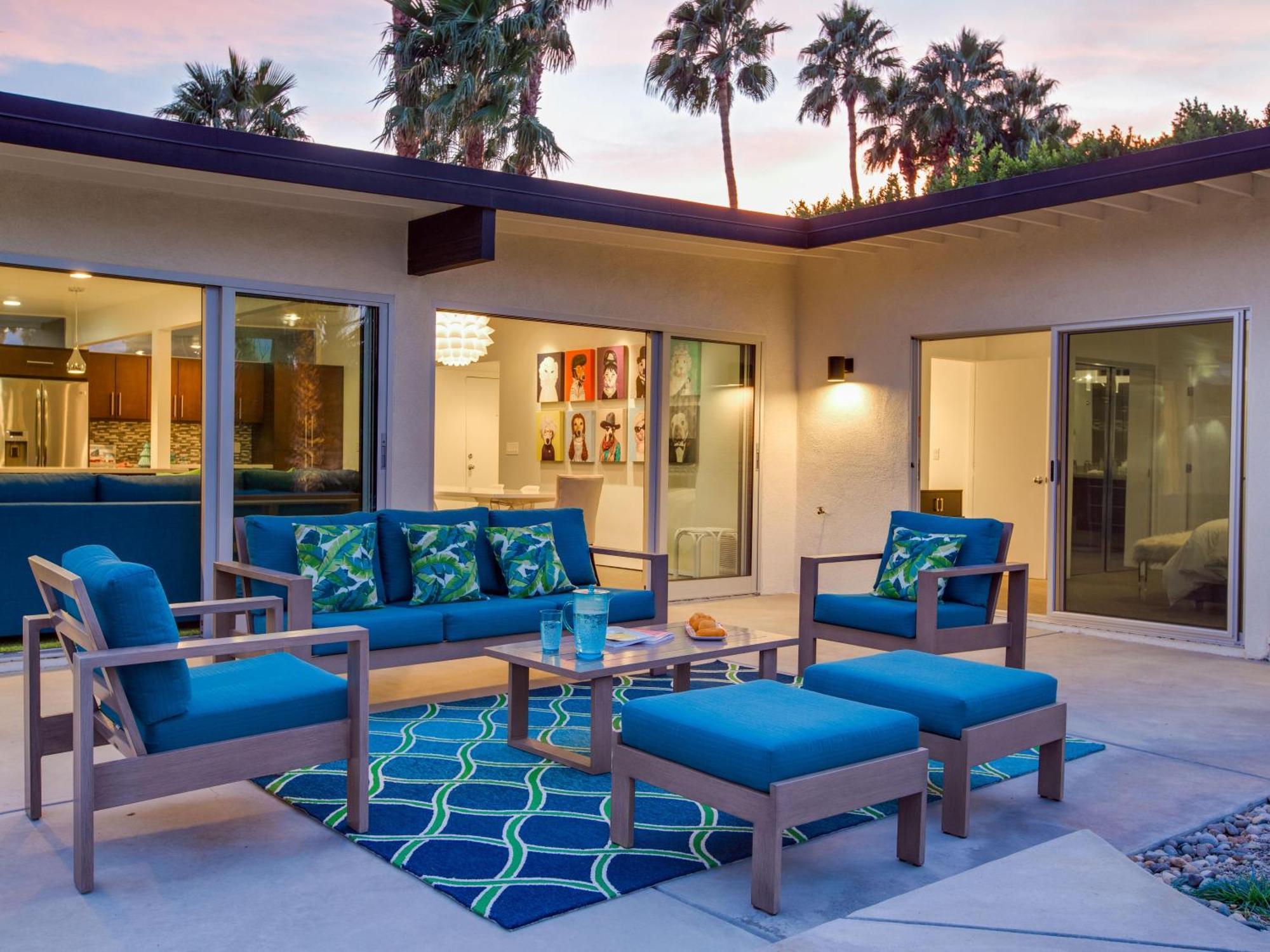 Holiday home Under The Palms *