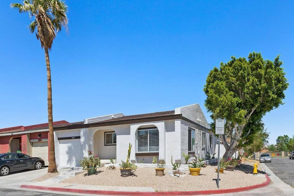Amazing Serenity Vacation W/heated Pool & Palm Springs