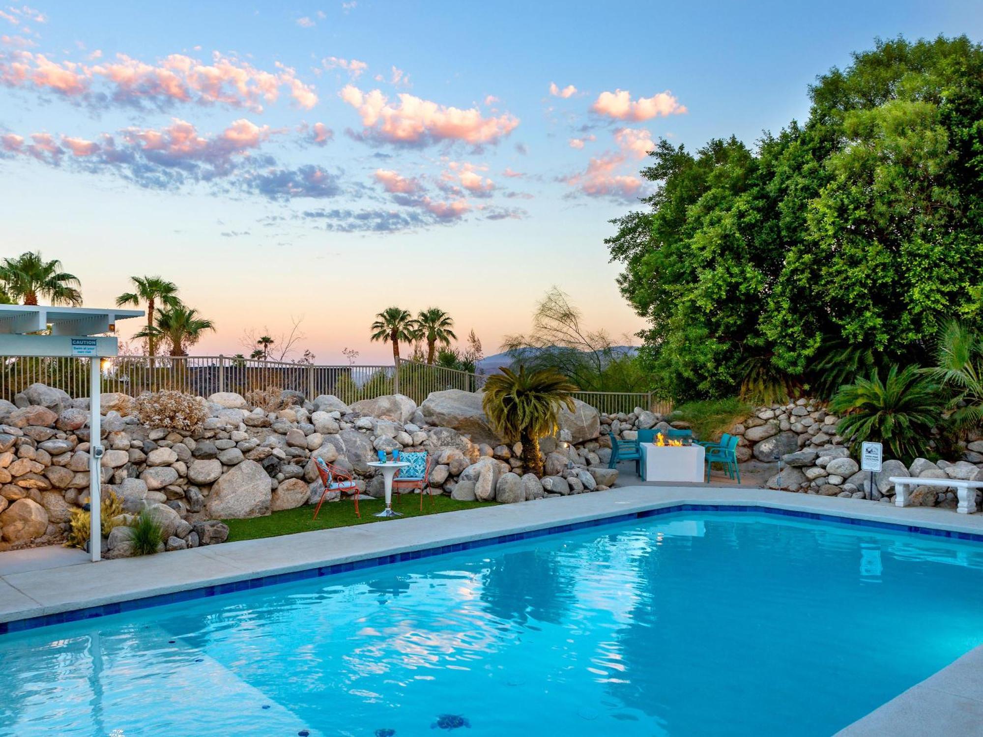 Villa Paradise Splash At Little Tuscany By Acme House Company