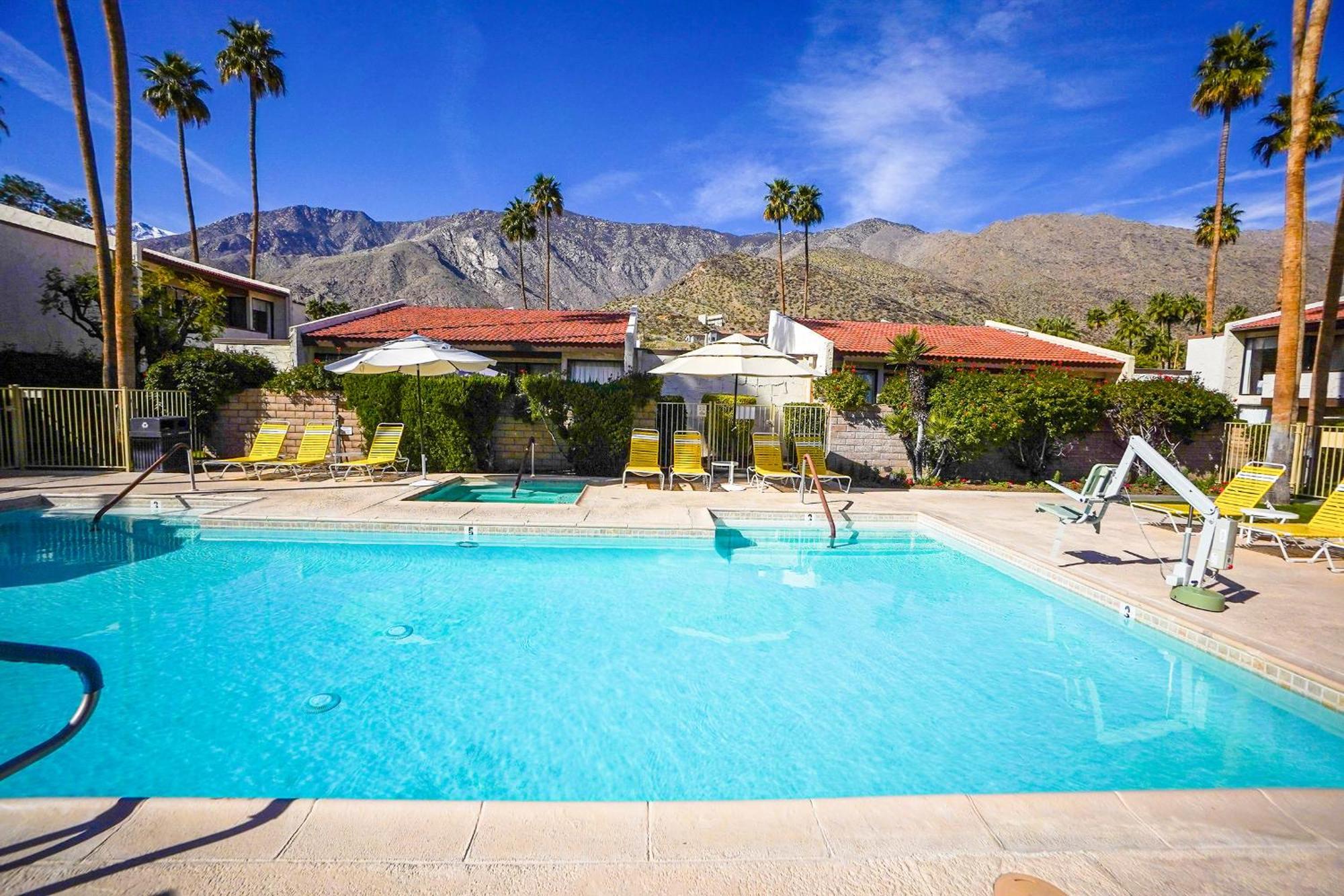 Casitas Del Monte Aparthotel 4*