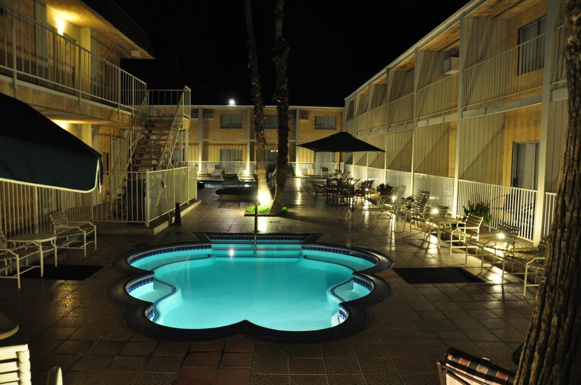 Delos Reyes Palm Springs