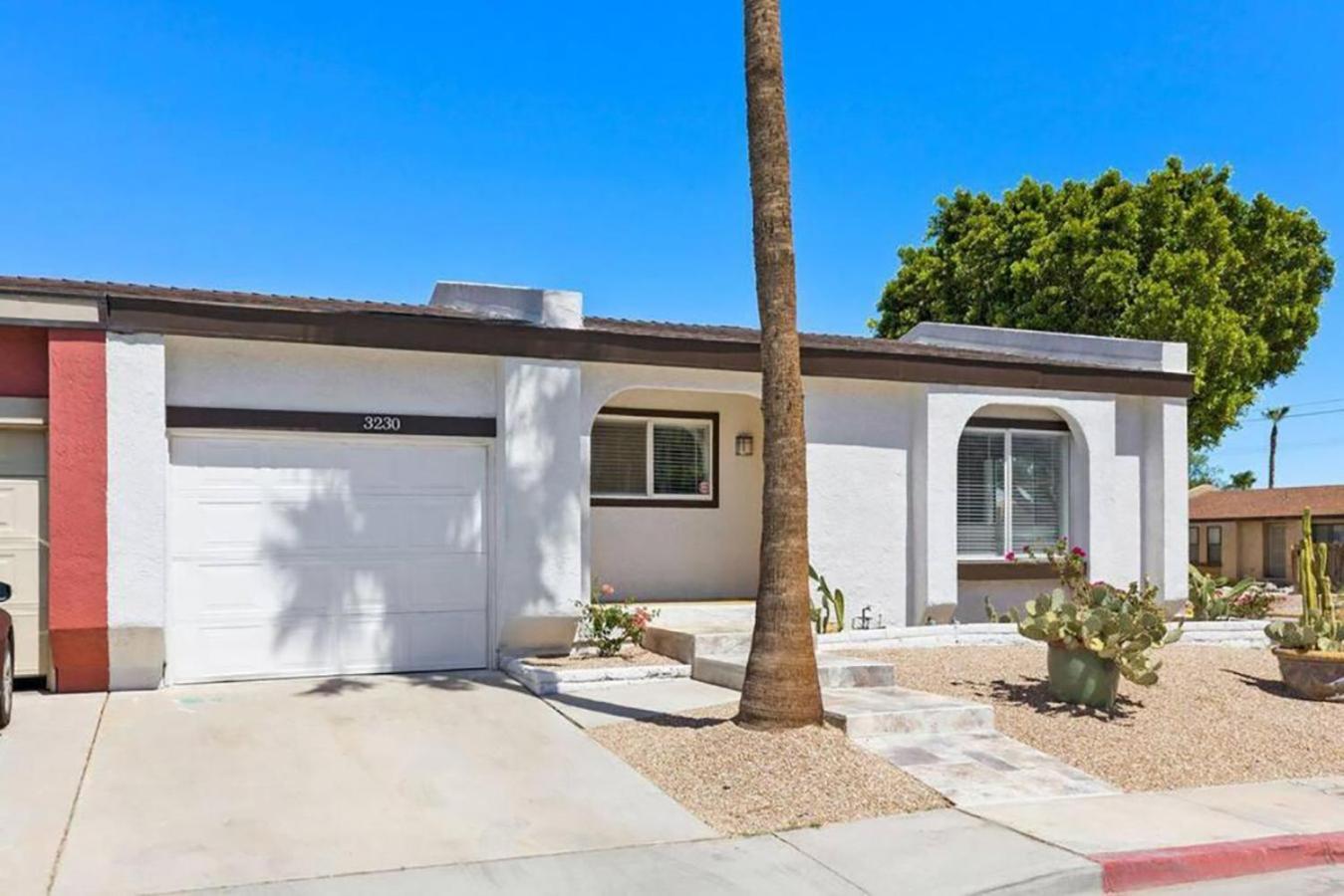 Amazing Serenity Vacation W/heated Pool & Palm Springs