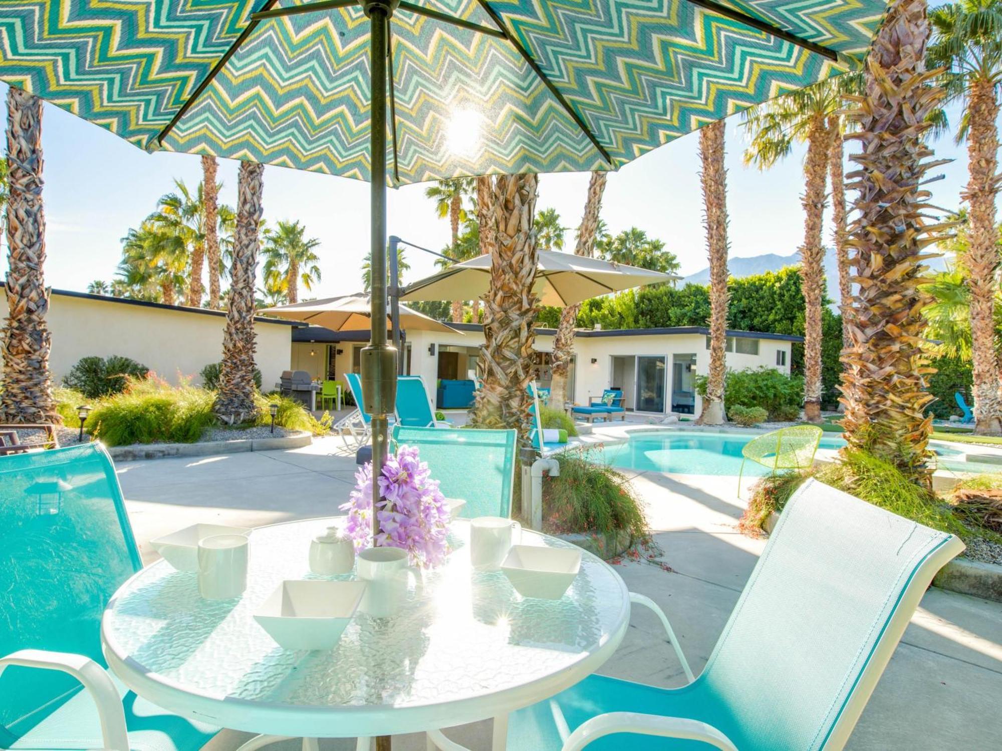 Under The Palms Holiday home