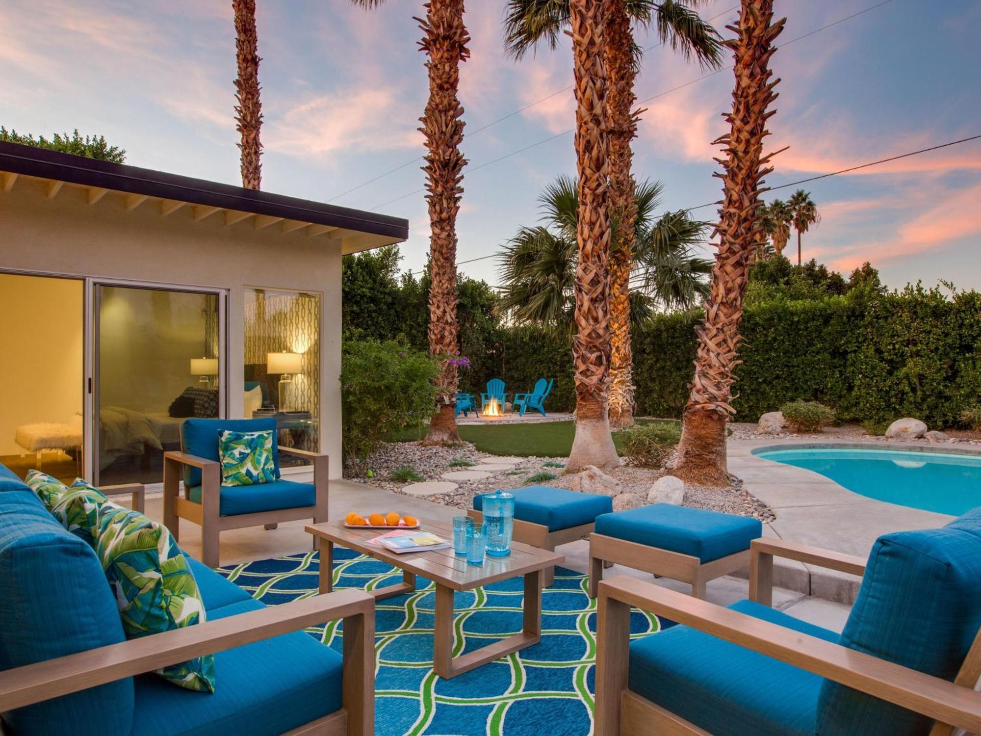 Under The Palms Holiday home