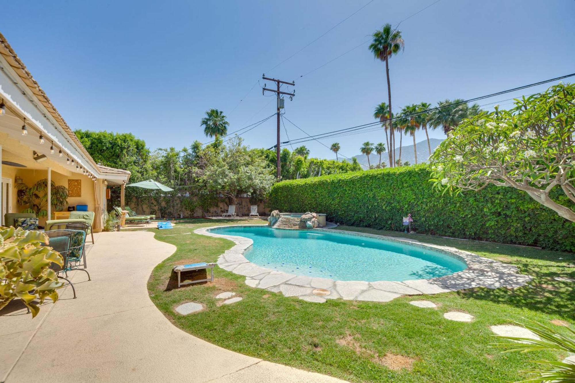 Patio, Pool And Mountain Views! *