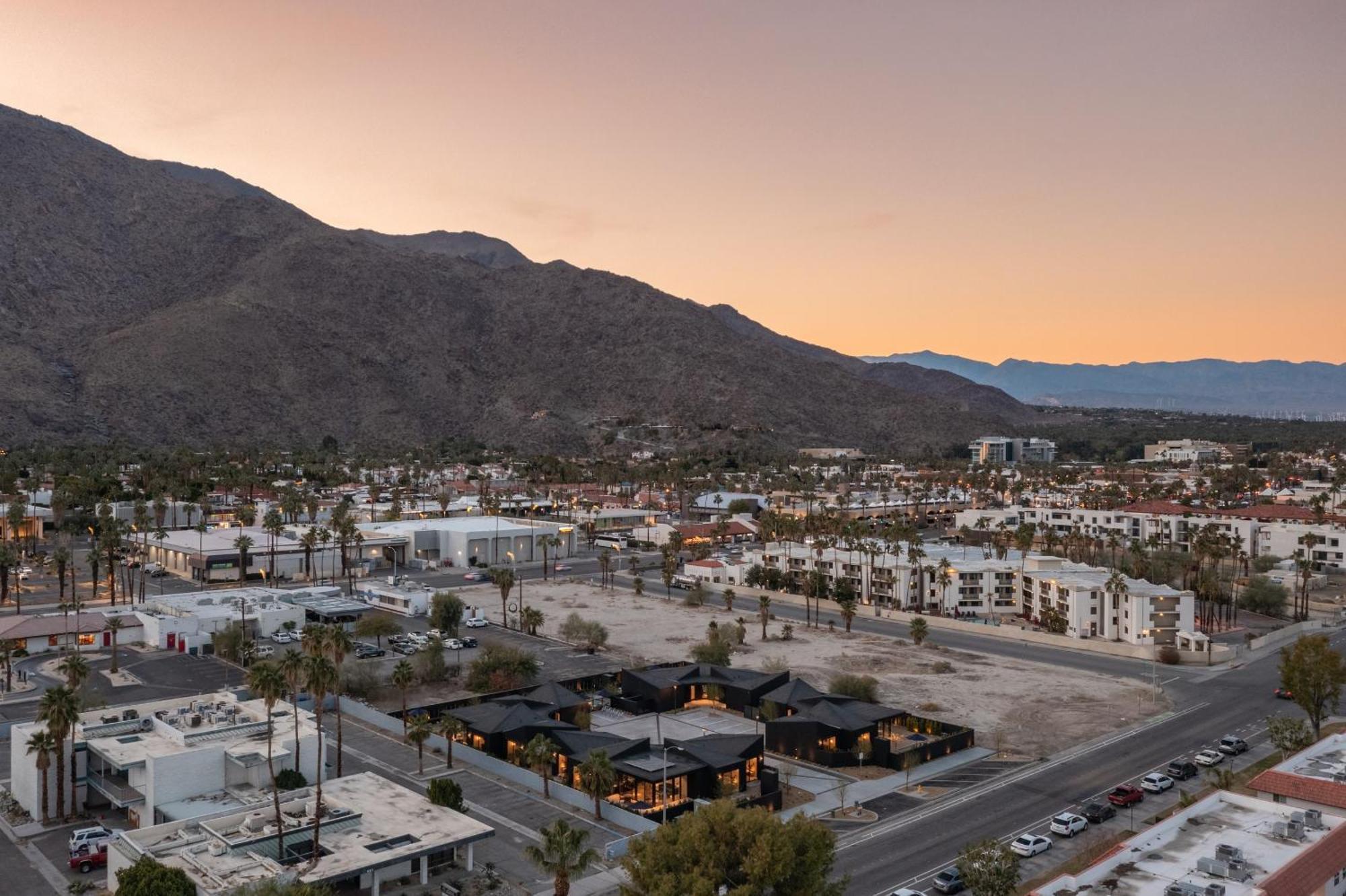 Blackhaus By Avantstay Ada Modern Rooms, Pool & Bbq * Palm Springs