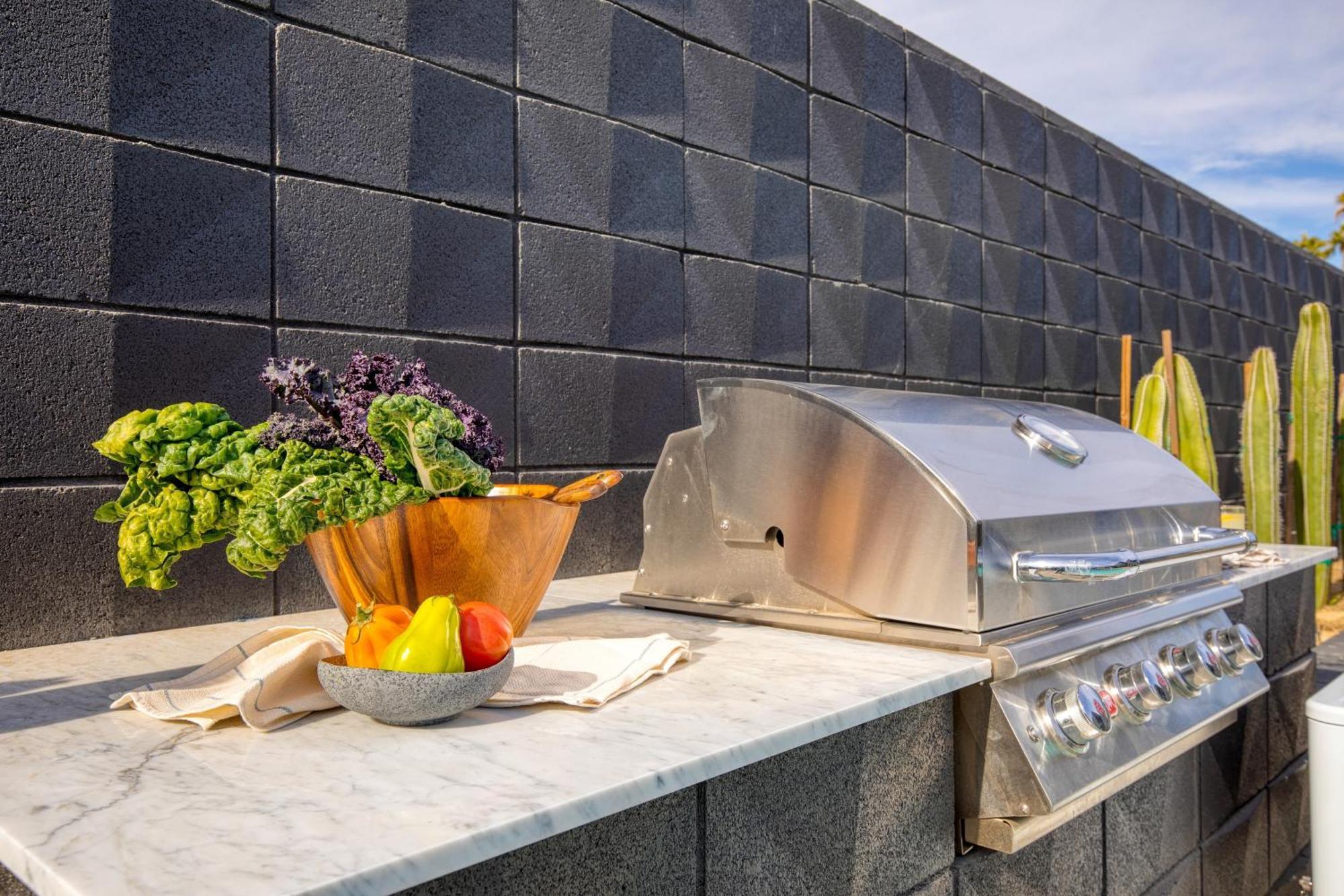 Hotel Blackhaus By Avantstay Ada Modern Rooms, Pool & Bbq
