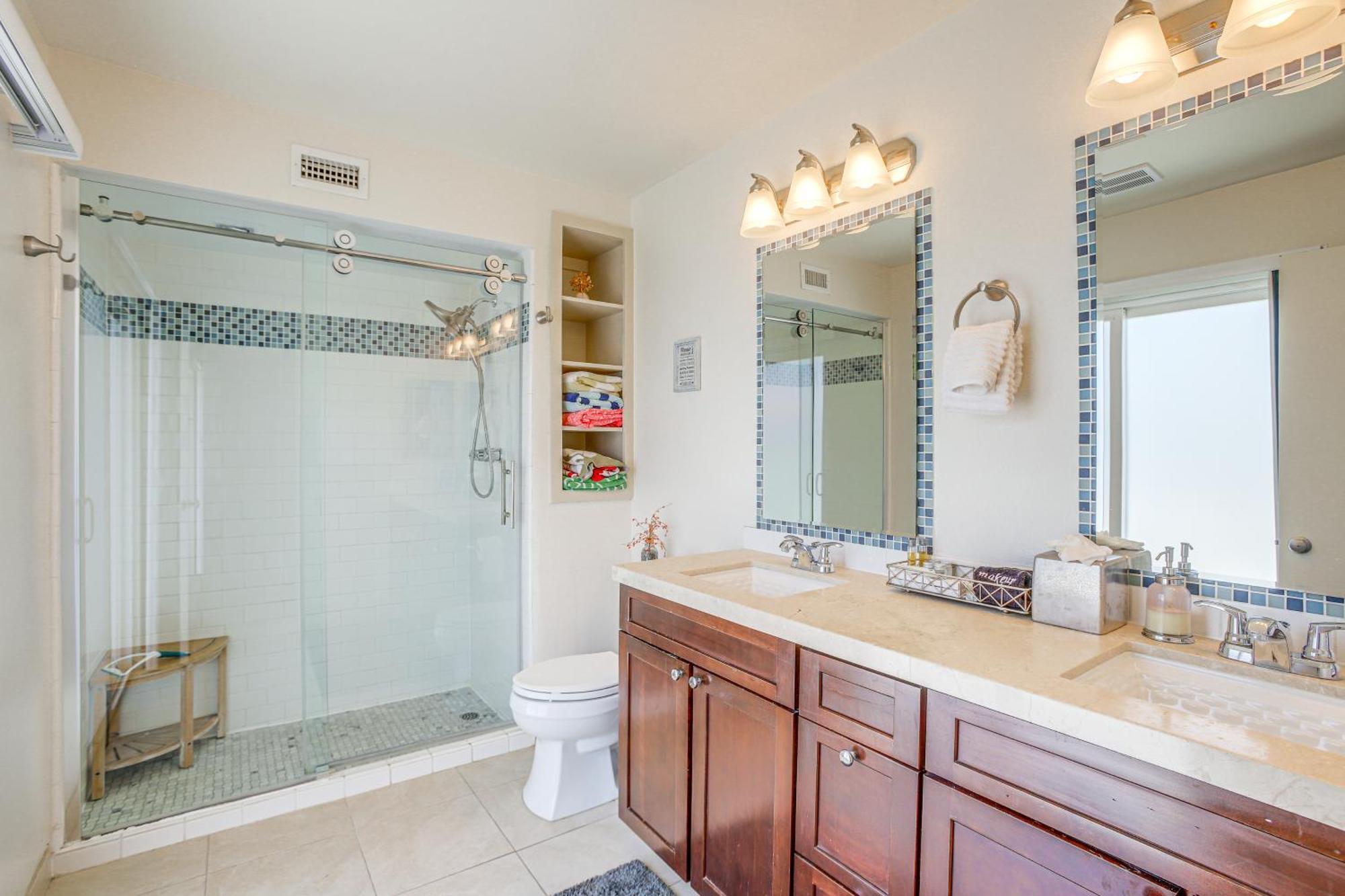 Private Pool And Putting Home! * Palm Springs