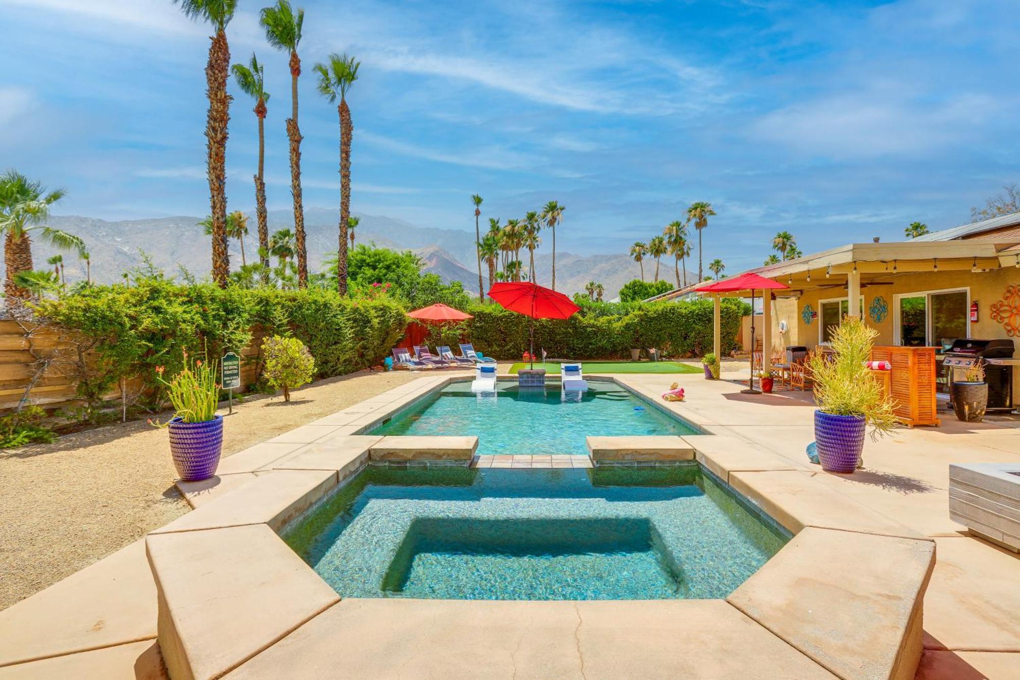 Private Pool And Putting Home! Holiday home Palm Springs