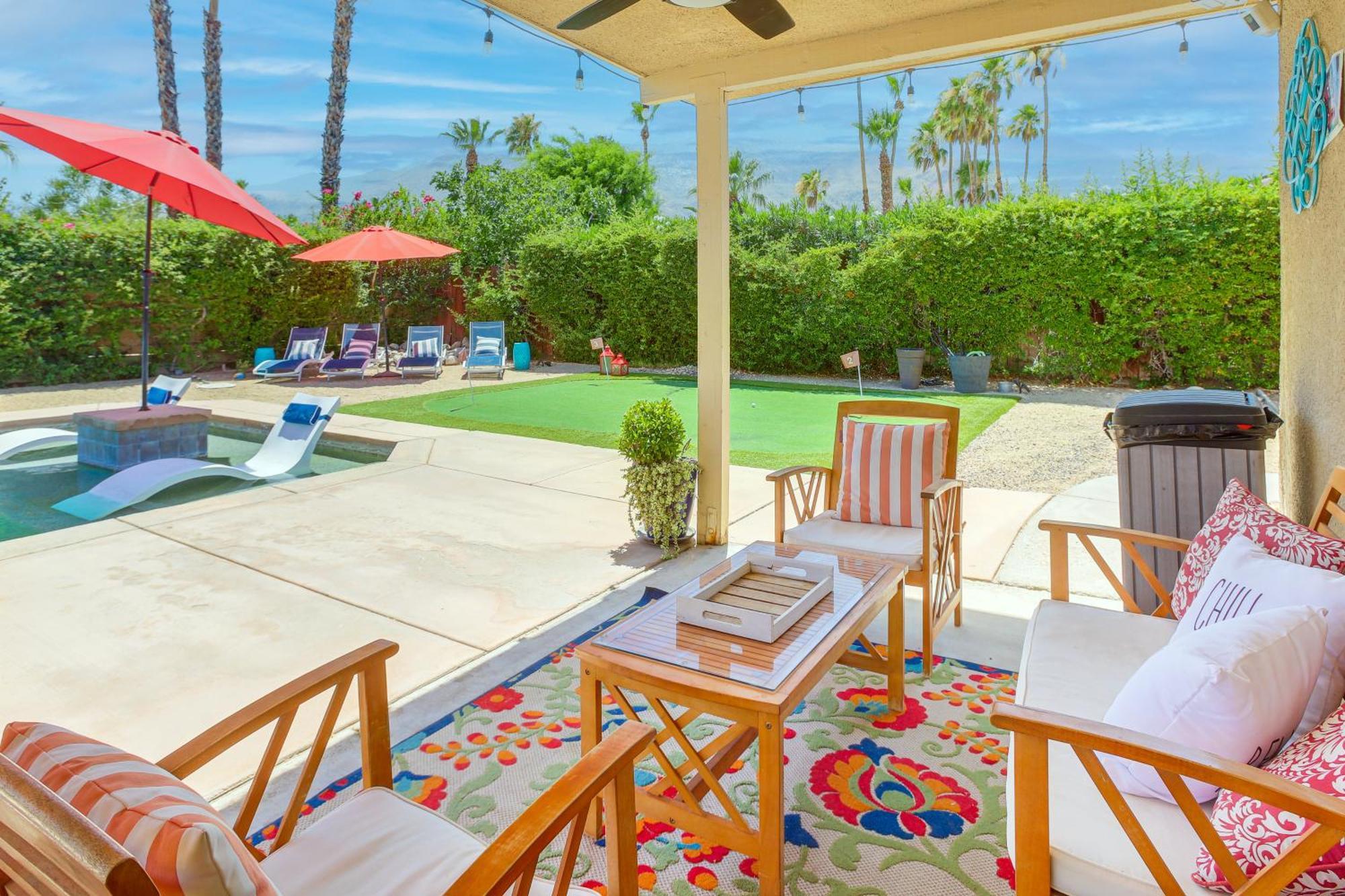 Private Pool And Putting Home! Palm Springs