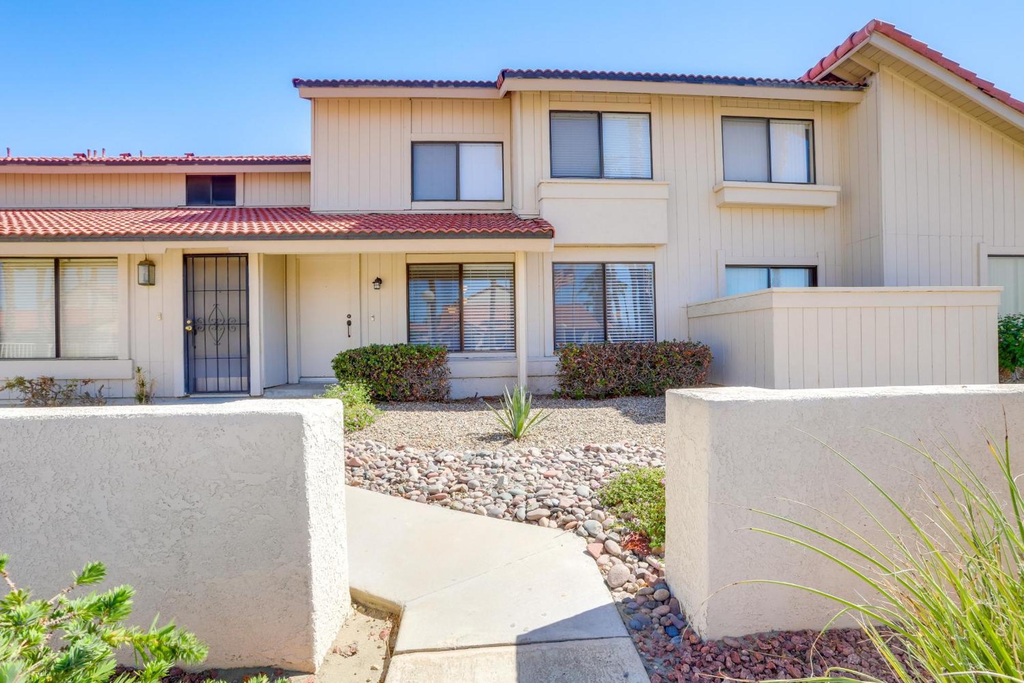 Abode With Pool Access, Near Golfing Apartment Palm Springs