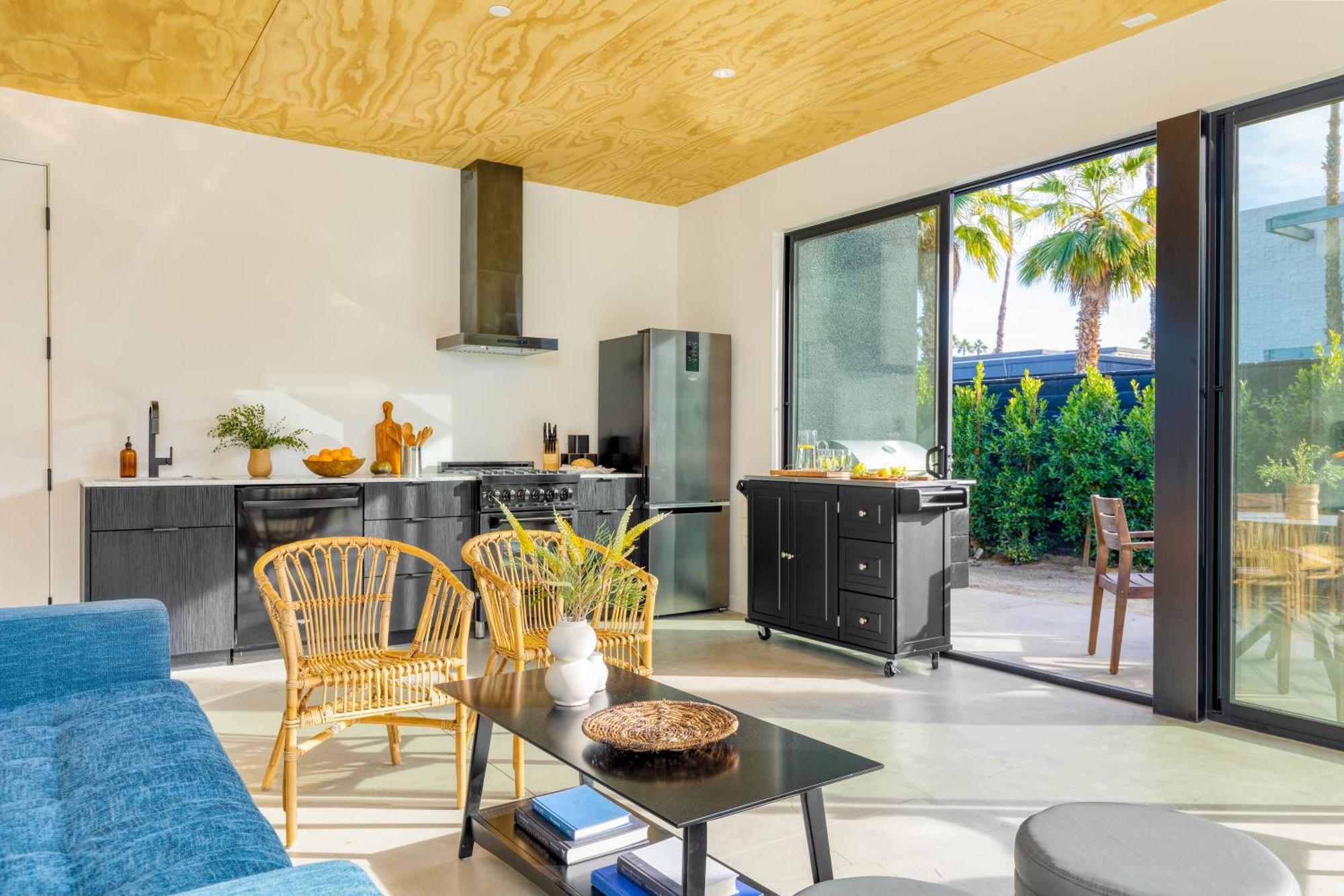Blackhaus By Avantstay Ada Modern Rooms, Pool & Bbq *