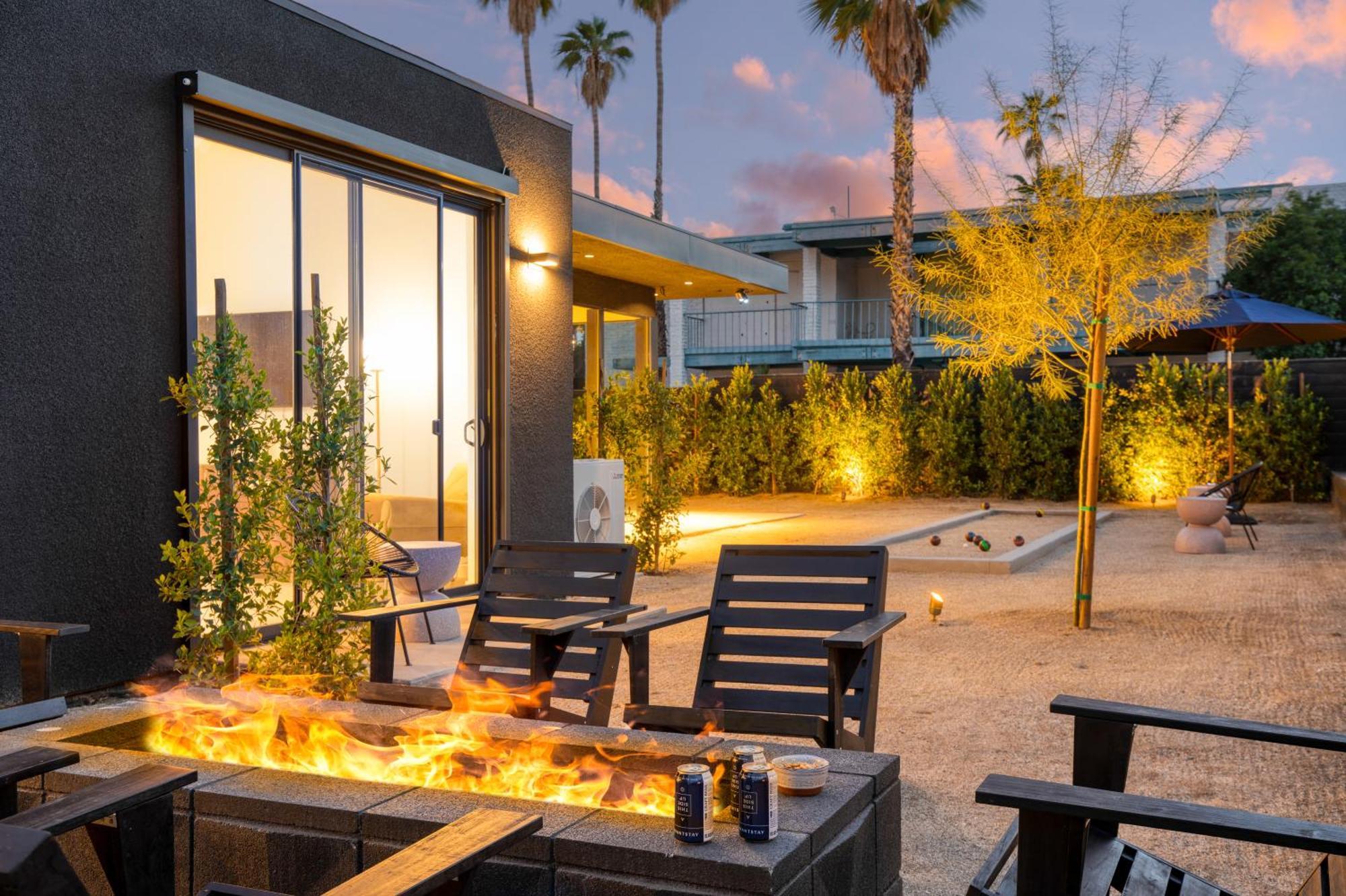 Blackhaus By Avantstay Ada Modern Rooms, Pool & Bbq Hotel