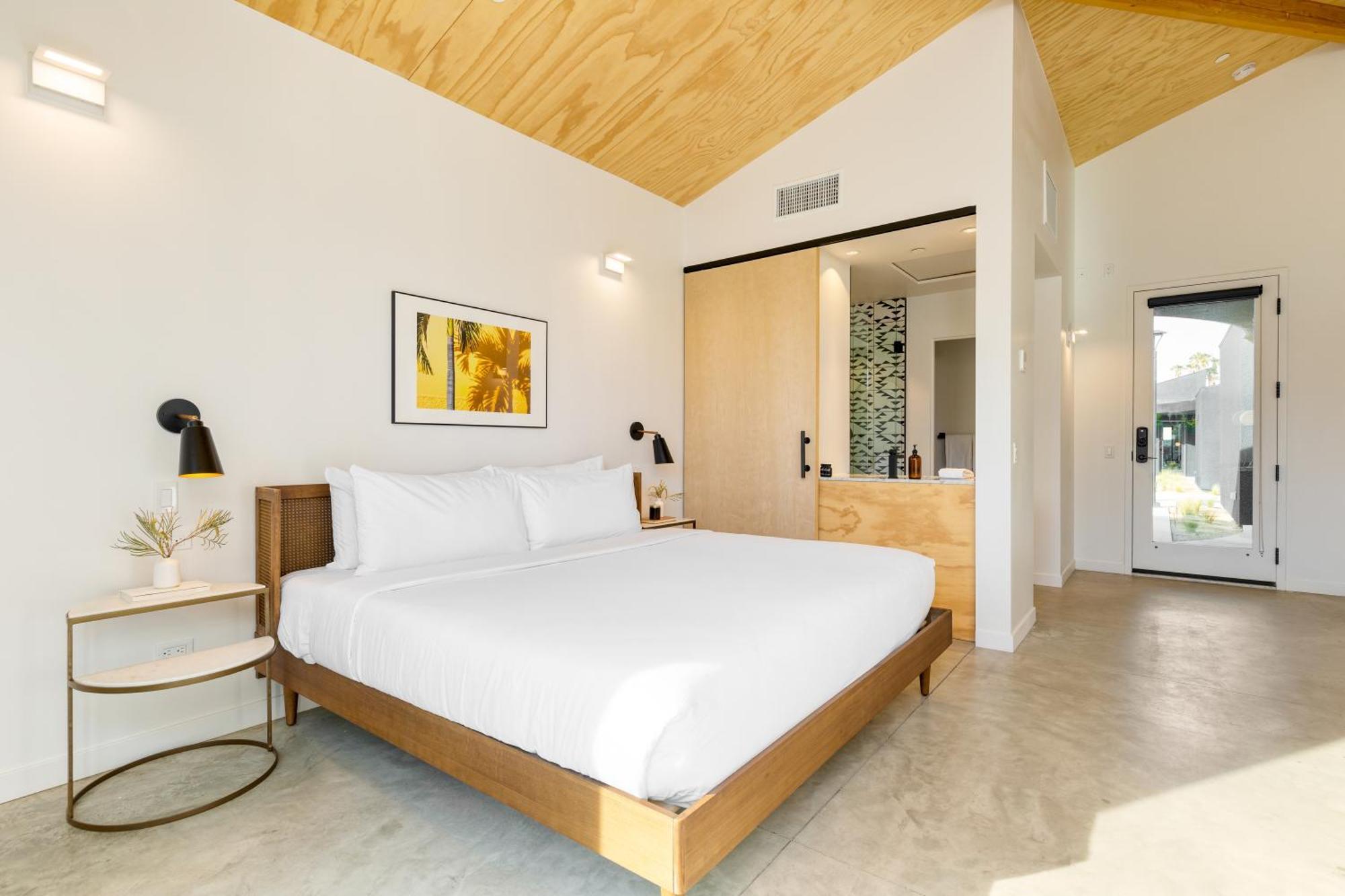 Blackhaus By Avantstay Ada Modern Rooms, Pool & Bbq Hotel *
