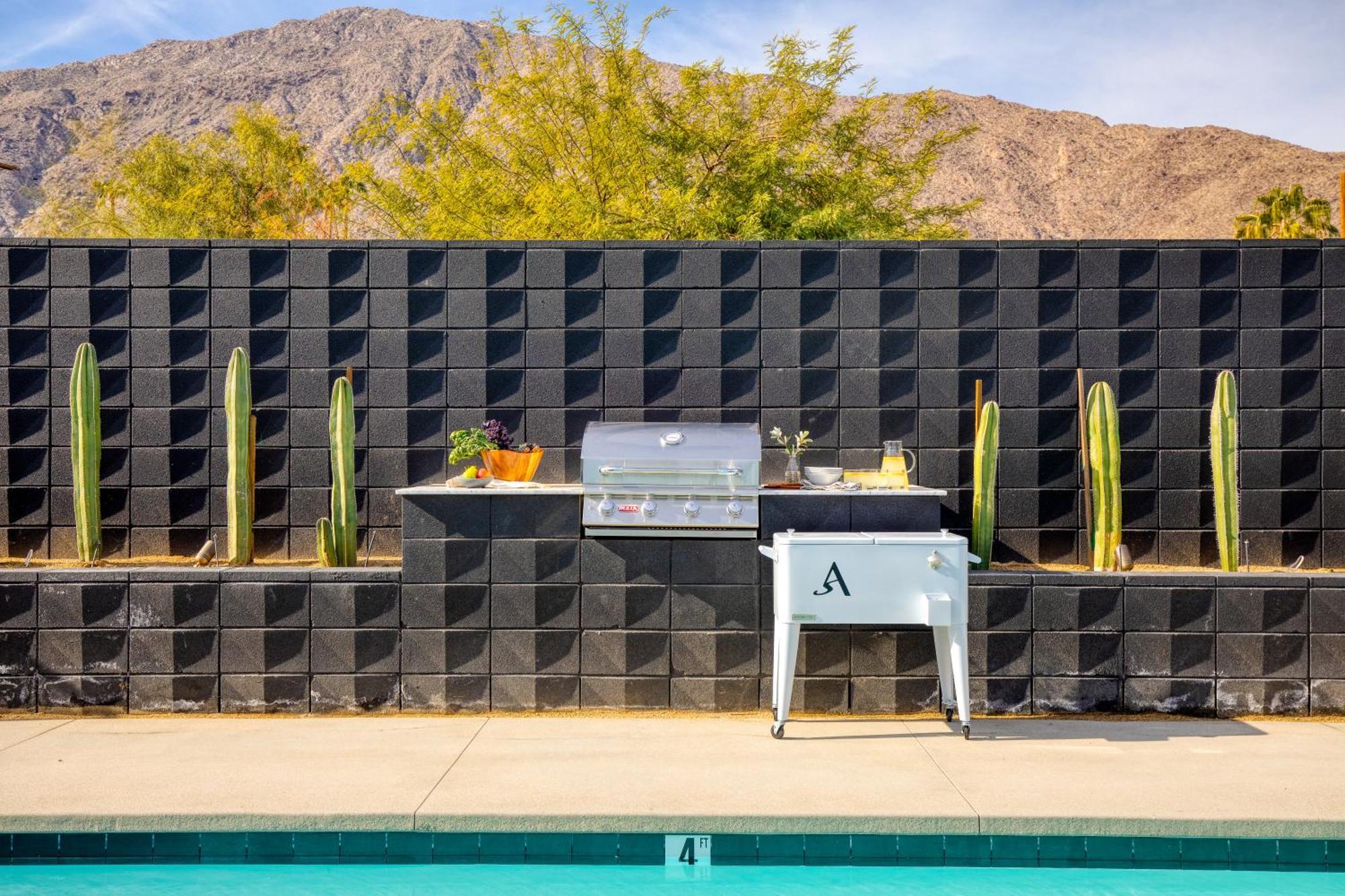 Hotel Blackhaus By Avantstay Ada Modern Rooms, Pool & Bbq