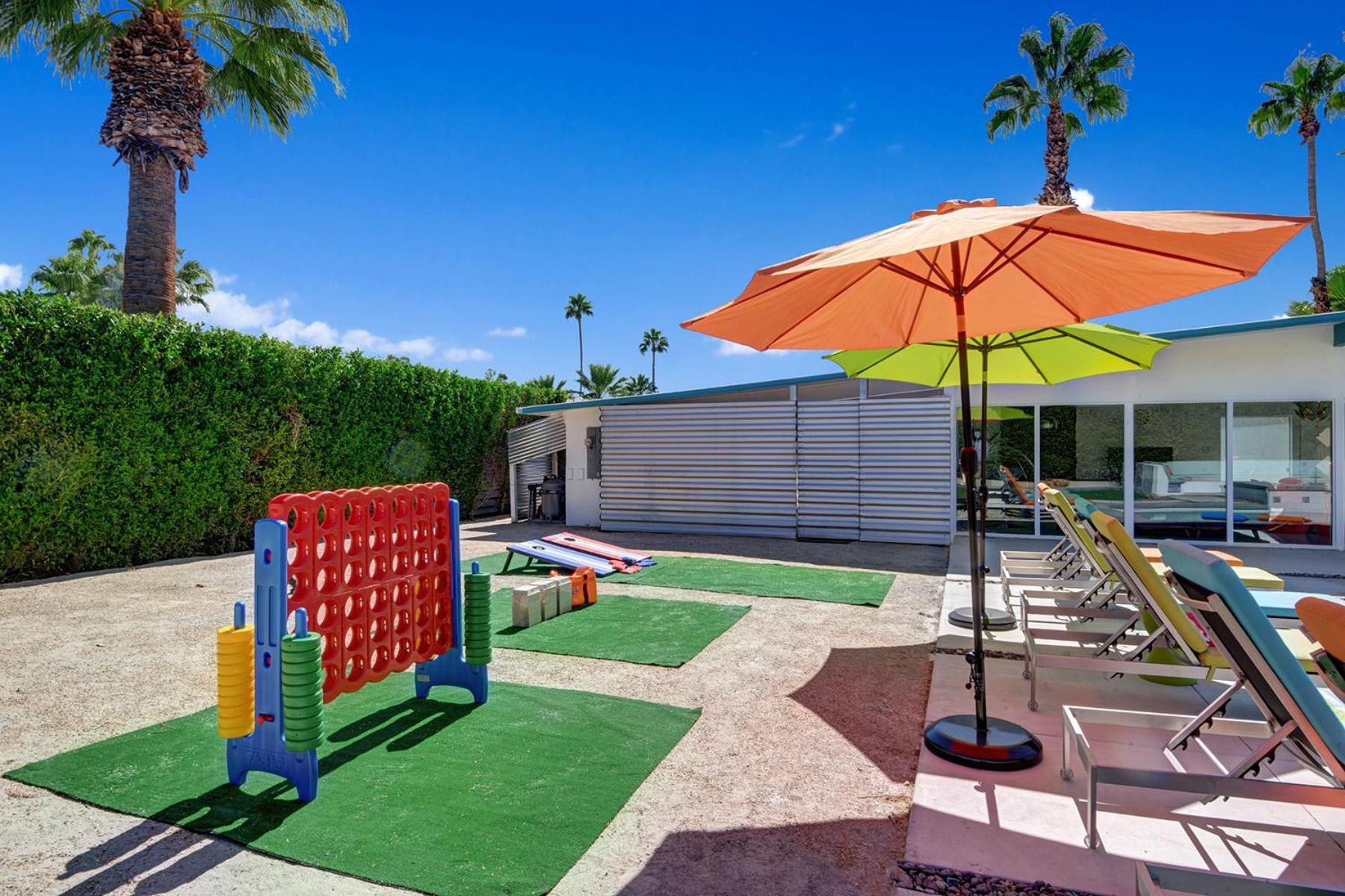 Retro A Go Go House Palm Springs