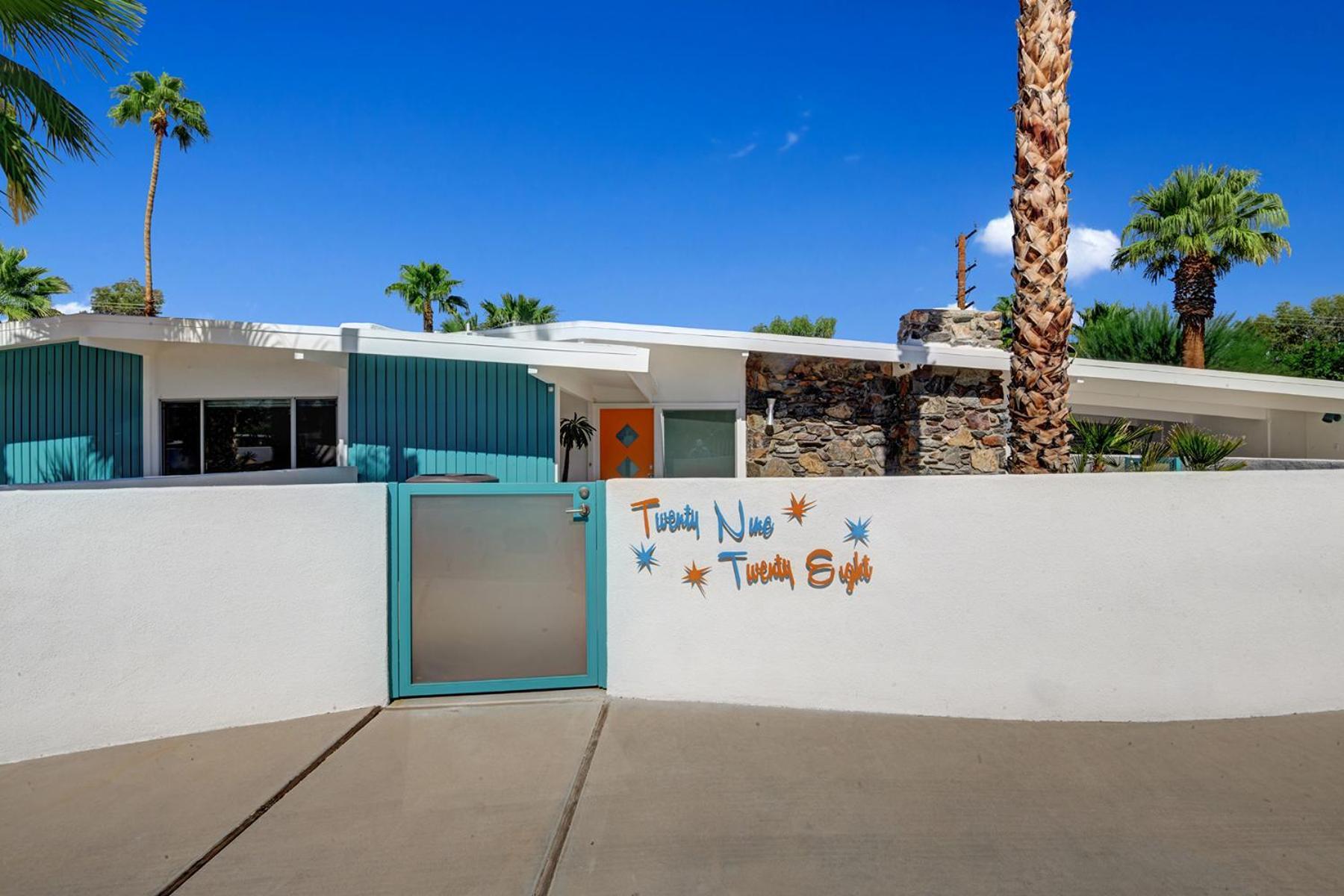 Retro A Go Go House * Palm Springs