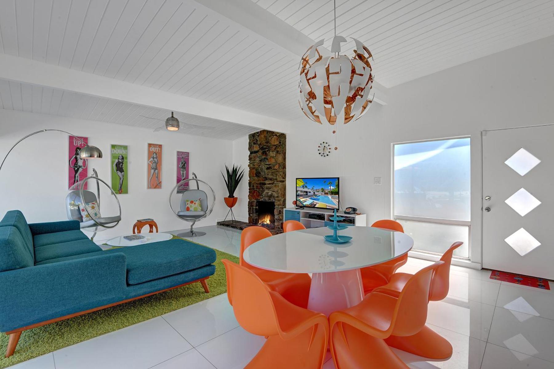 Holiday home Retro A Go Go House