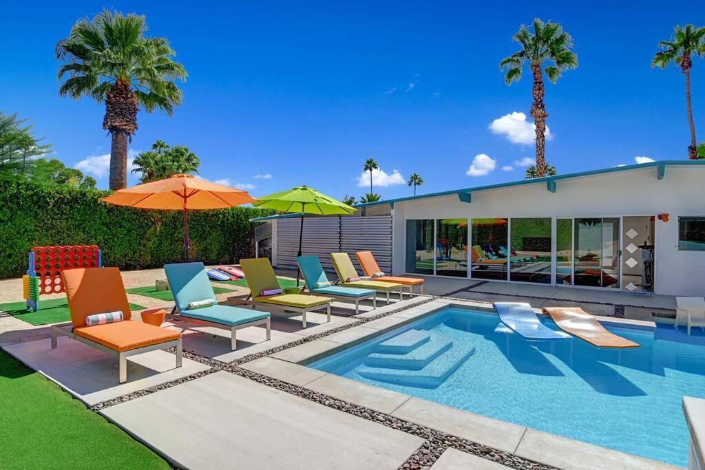 Retro A Go Go House Palm Springs