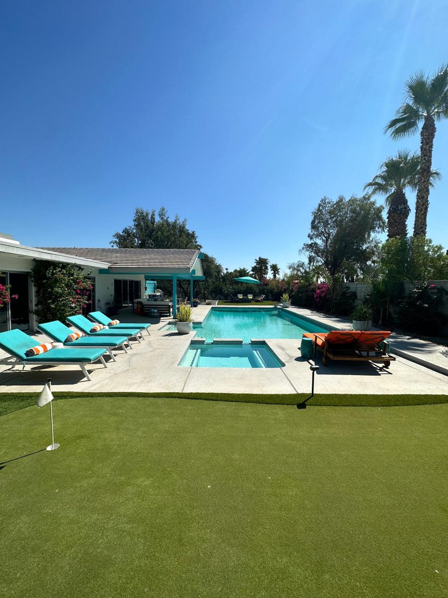 Good Day Sunshine! Palm Springs! Holiday home