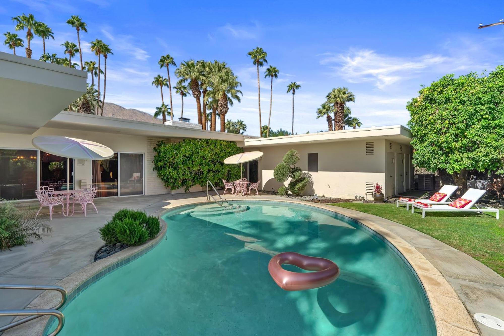 The Vibe Palm Springs