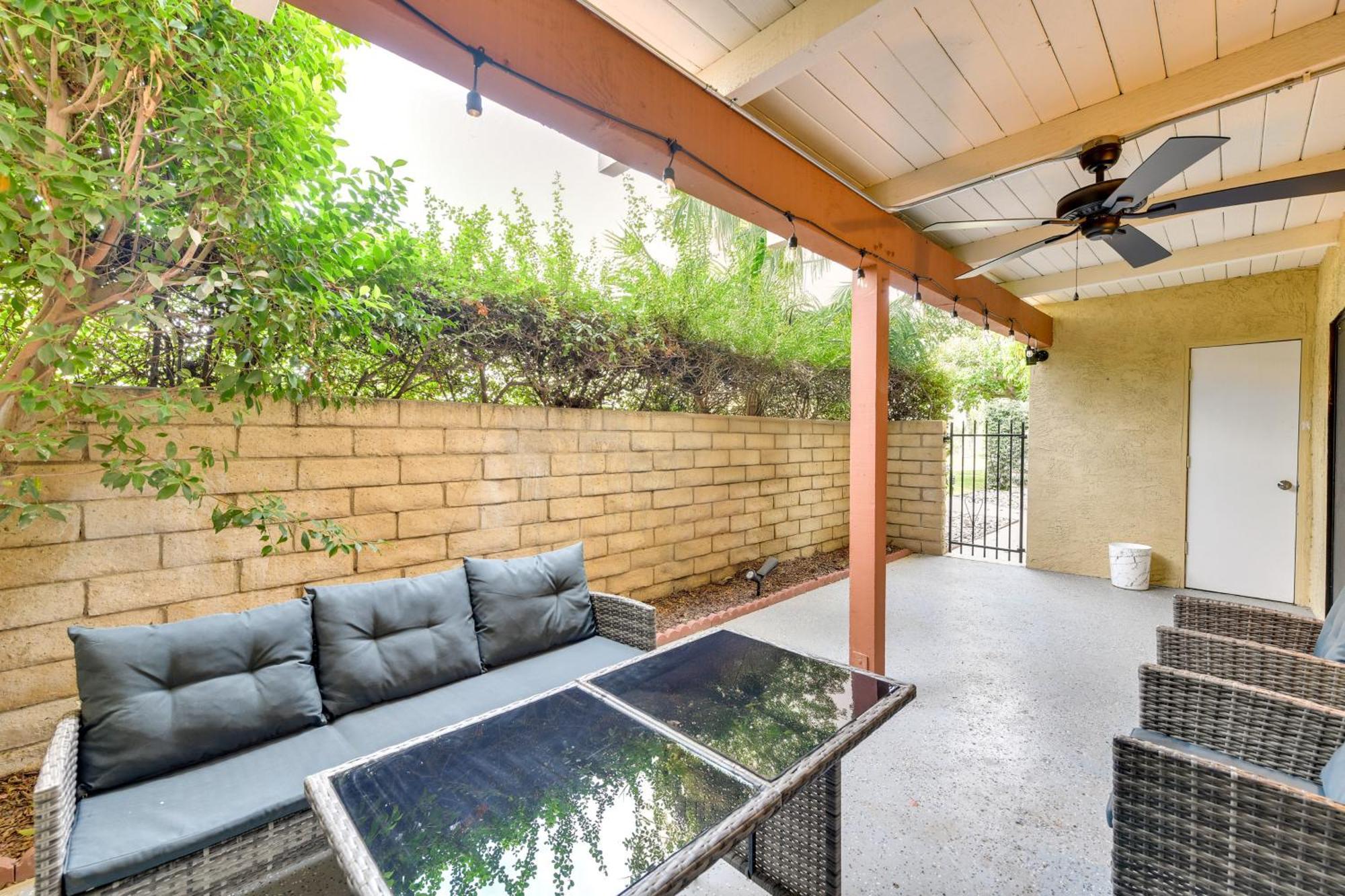 Sleek With Patio And Perks Apartment *