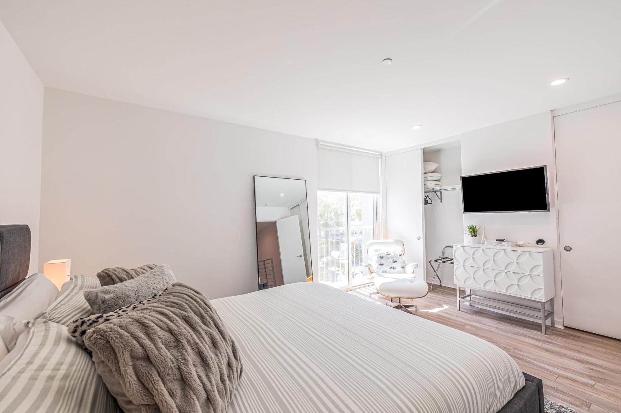 Holiday home Zanjero By Avantstay Mins From Downtown Private Terrace Shared Pool Palm Springs