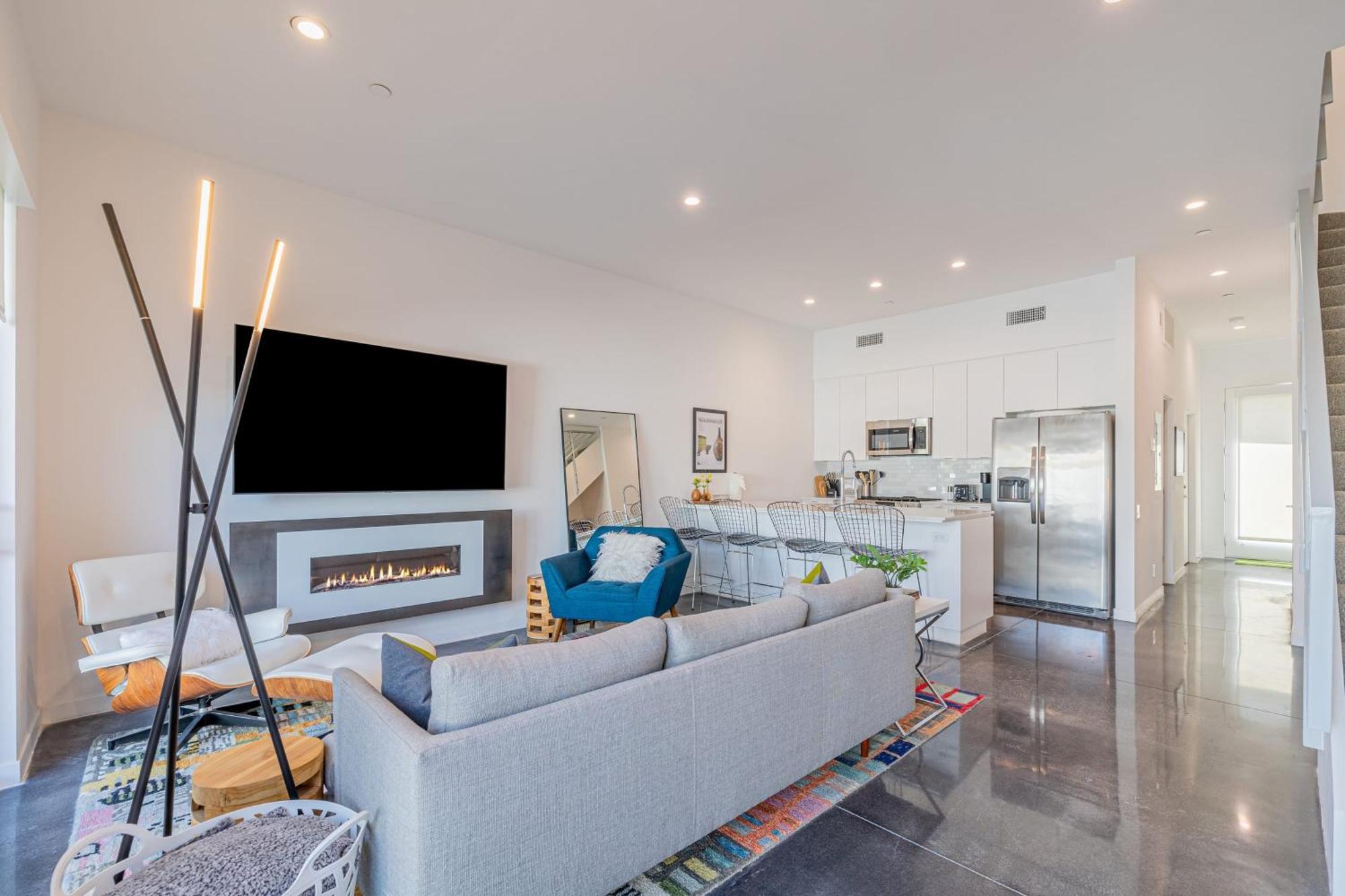 Zanjero By Avantstay Mins From Downtown Private Terrace Shared Pool