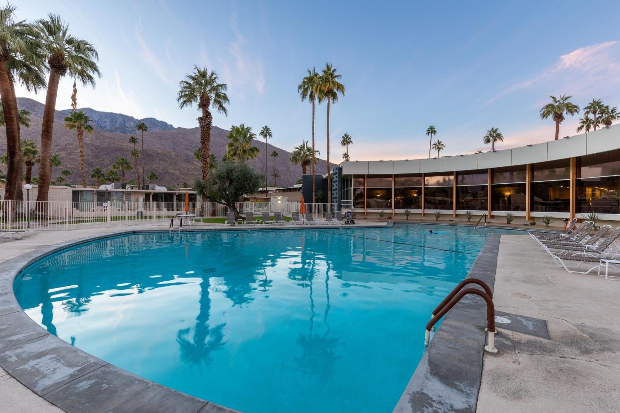 Mod At Ocotillo By Acme House Company Apartment