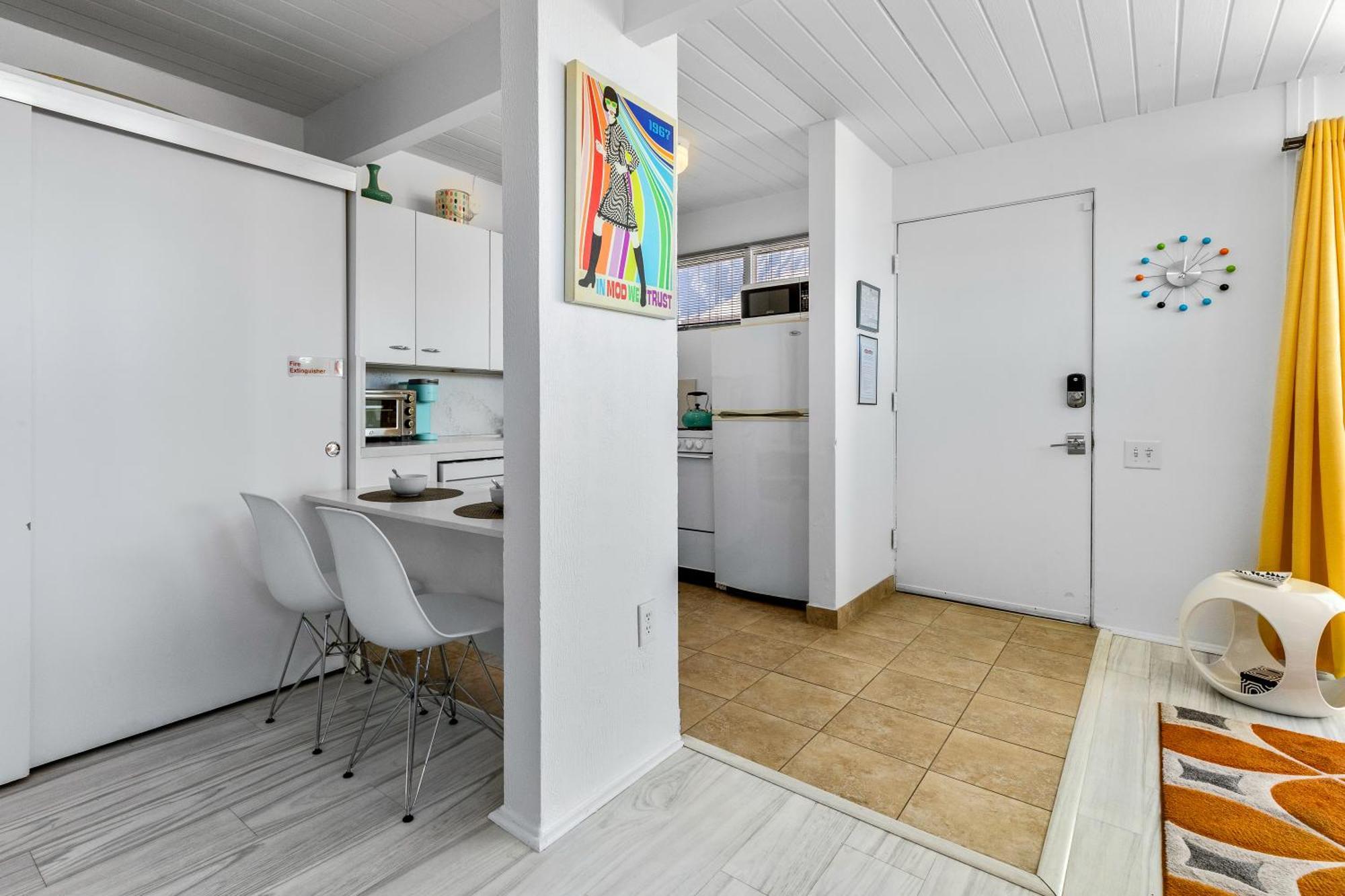 Mod At Ocotillo By Acme House Company Apartment
