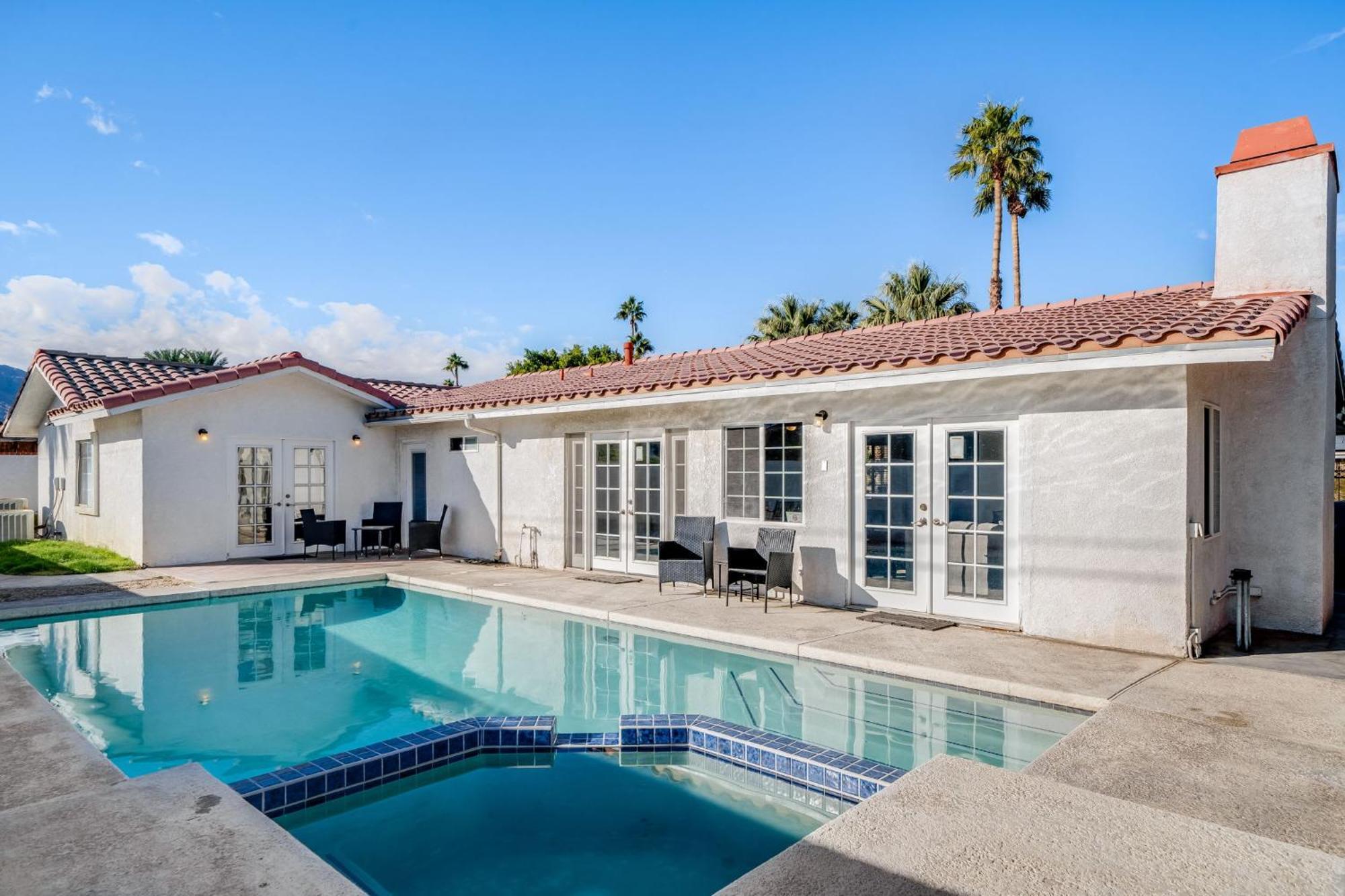 Navigate Hoops And Hues Hideaway Holiday home Palm Springs
