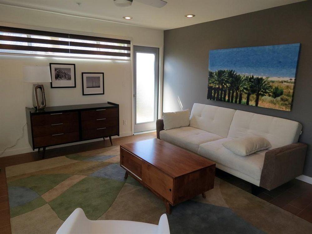 Random Haus 4* Palm Springs