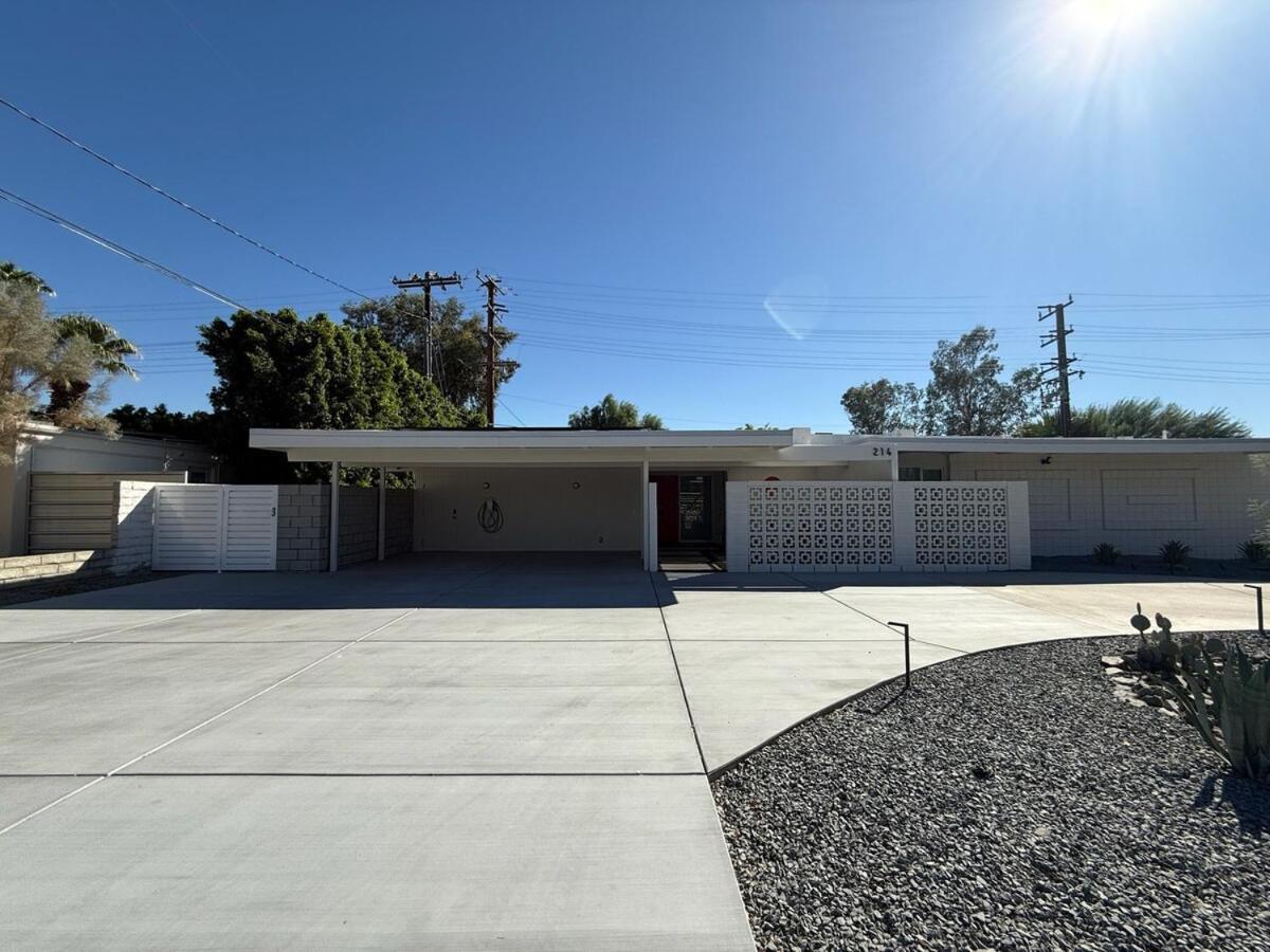 Aerhaus - Mid-century Oasis Villa