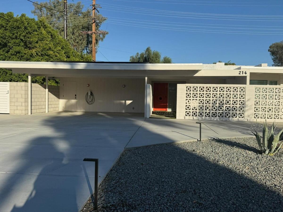Aerhaus - Mid-century Oasis *