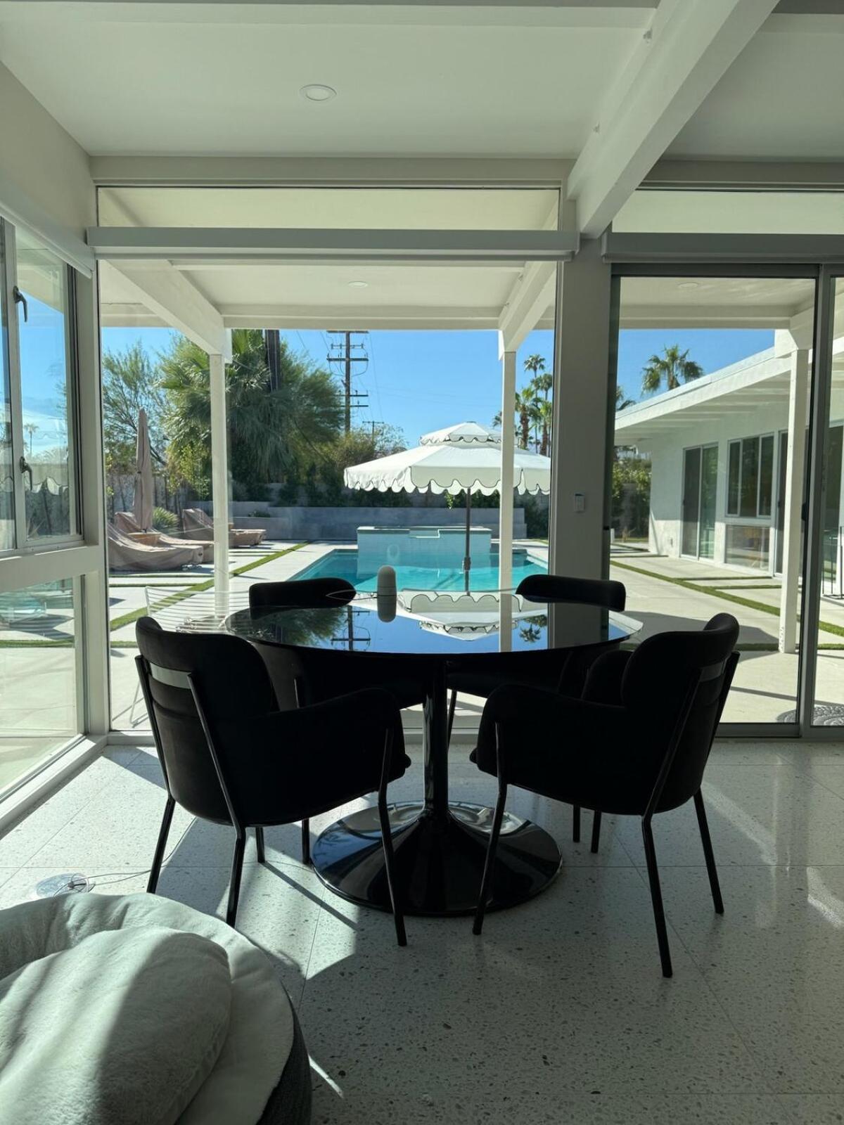 Aerhaus - Mid-century Oasis