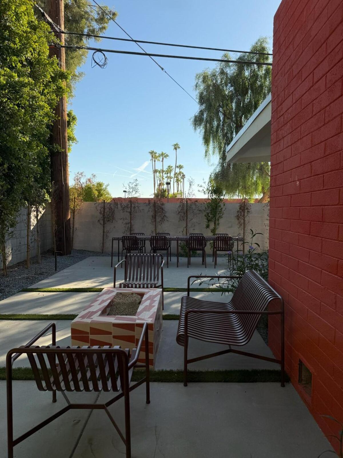 Aerhaus - Mid-century Oasis *