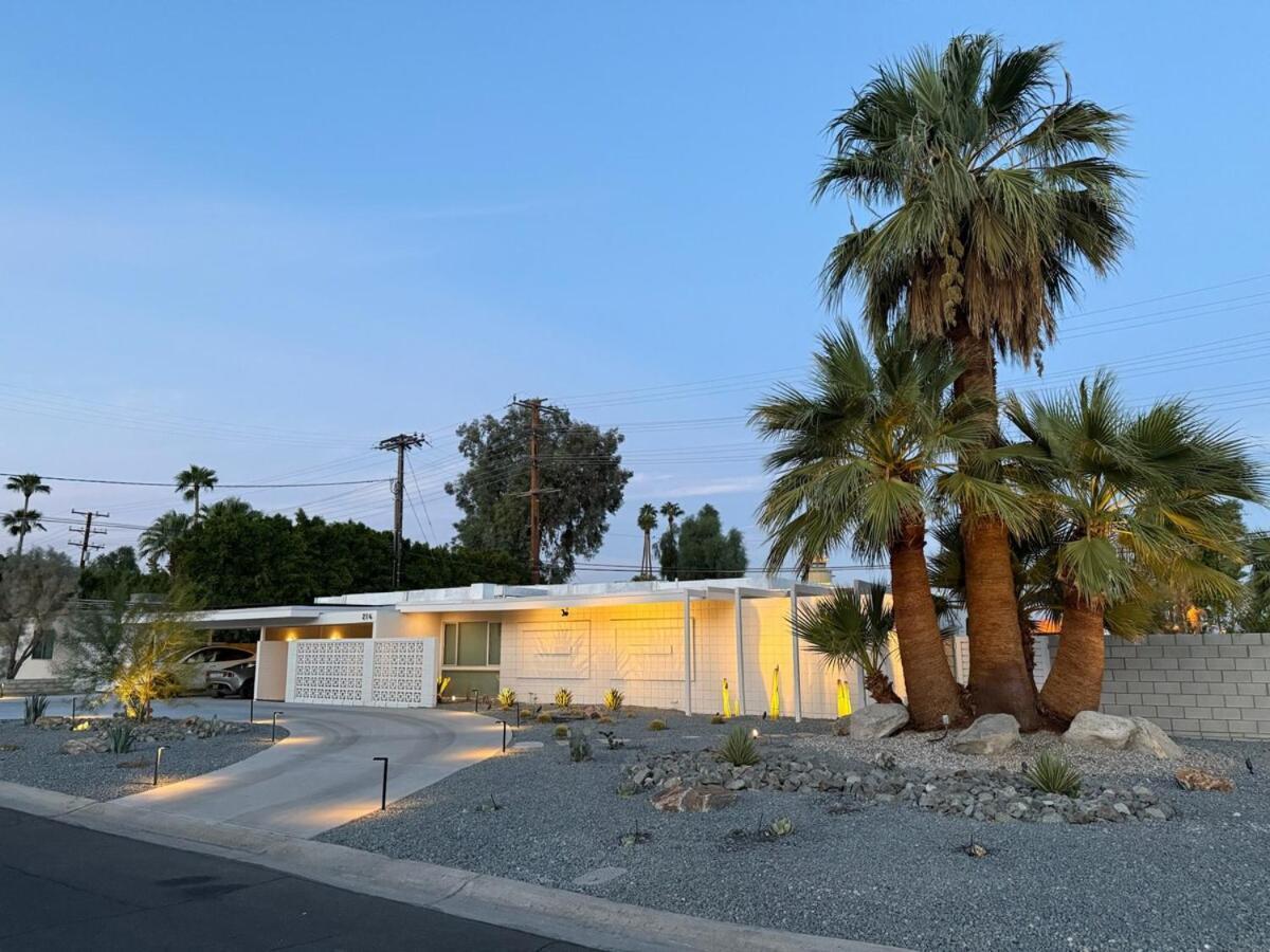 Villa Aerhaus - Mid-century Oasis *