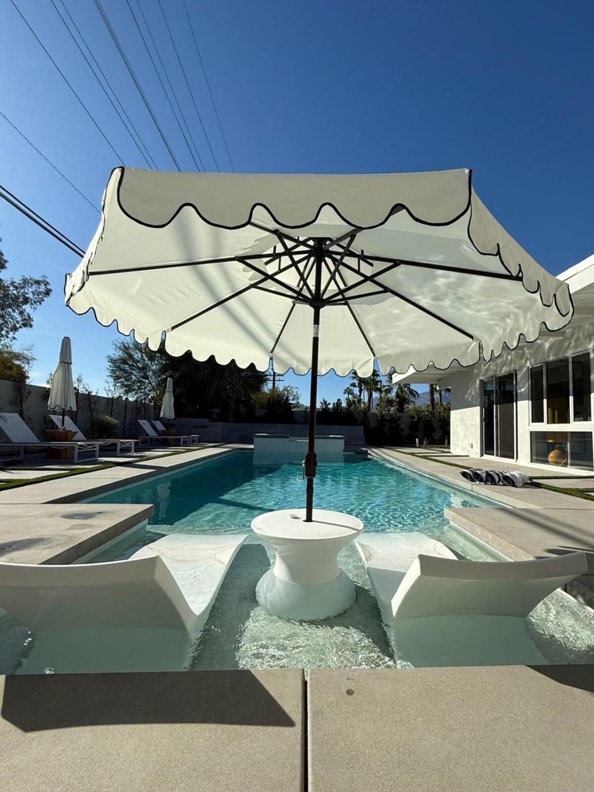 Aerhaus - Mid-century Oasis *