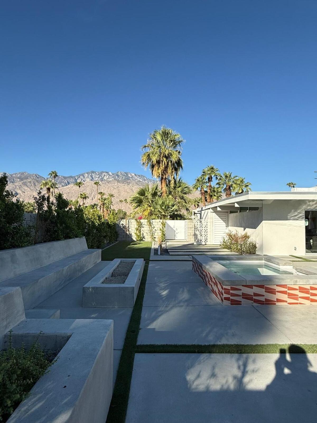 Aerhaus - Mid-century Oasis Villa