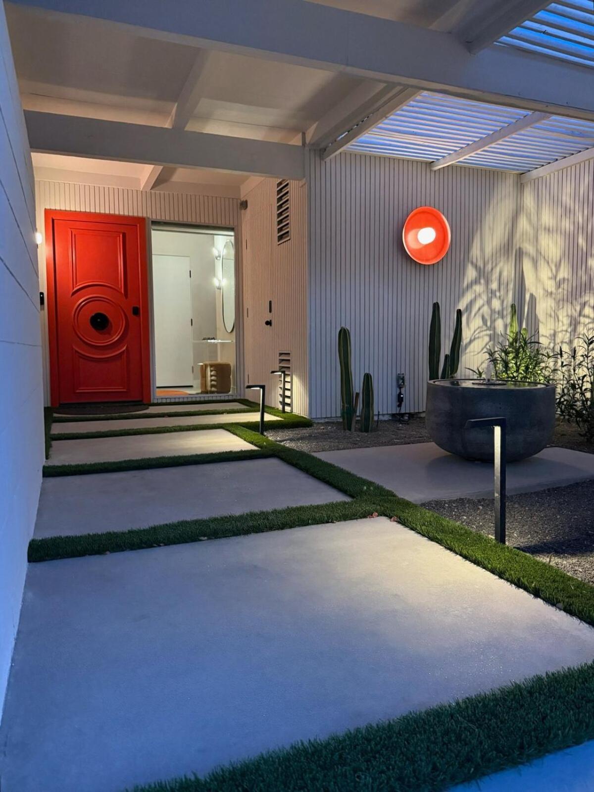 Aerhaus - Mid-century Oasis