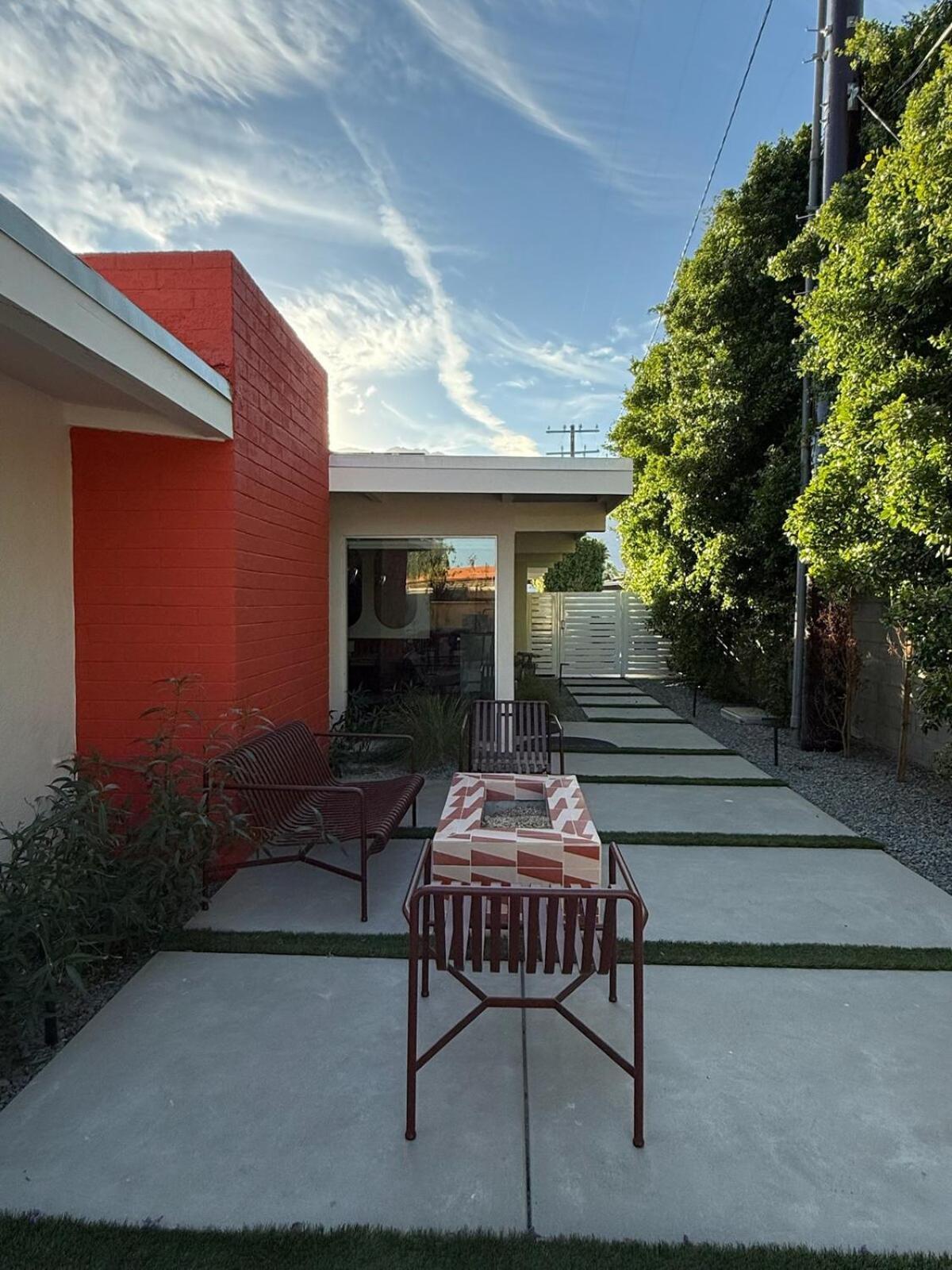 Aerhaus - Mid-century Oasis Villa