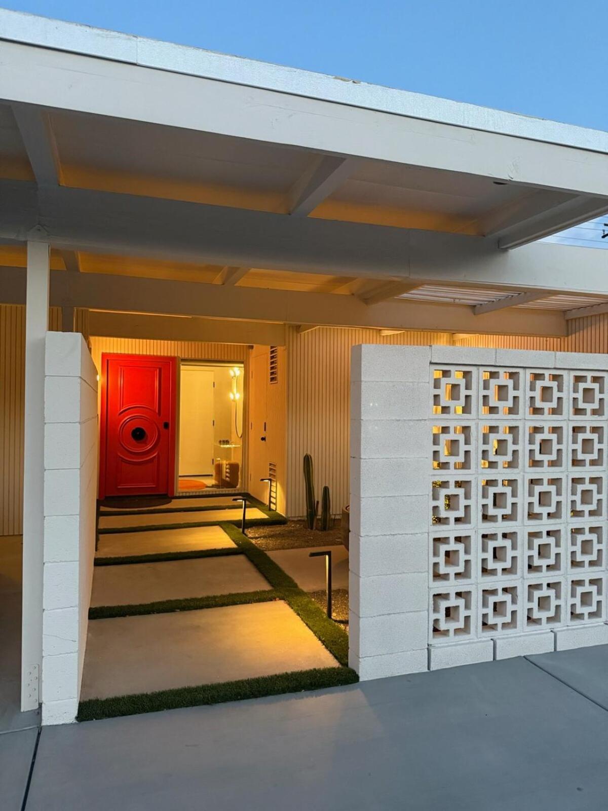 Villa Aerhaus - Mid-century Oasis