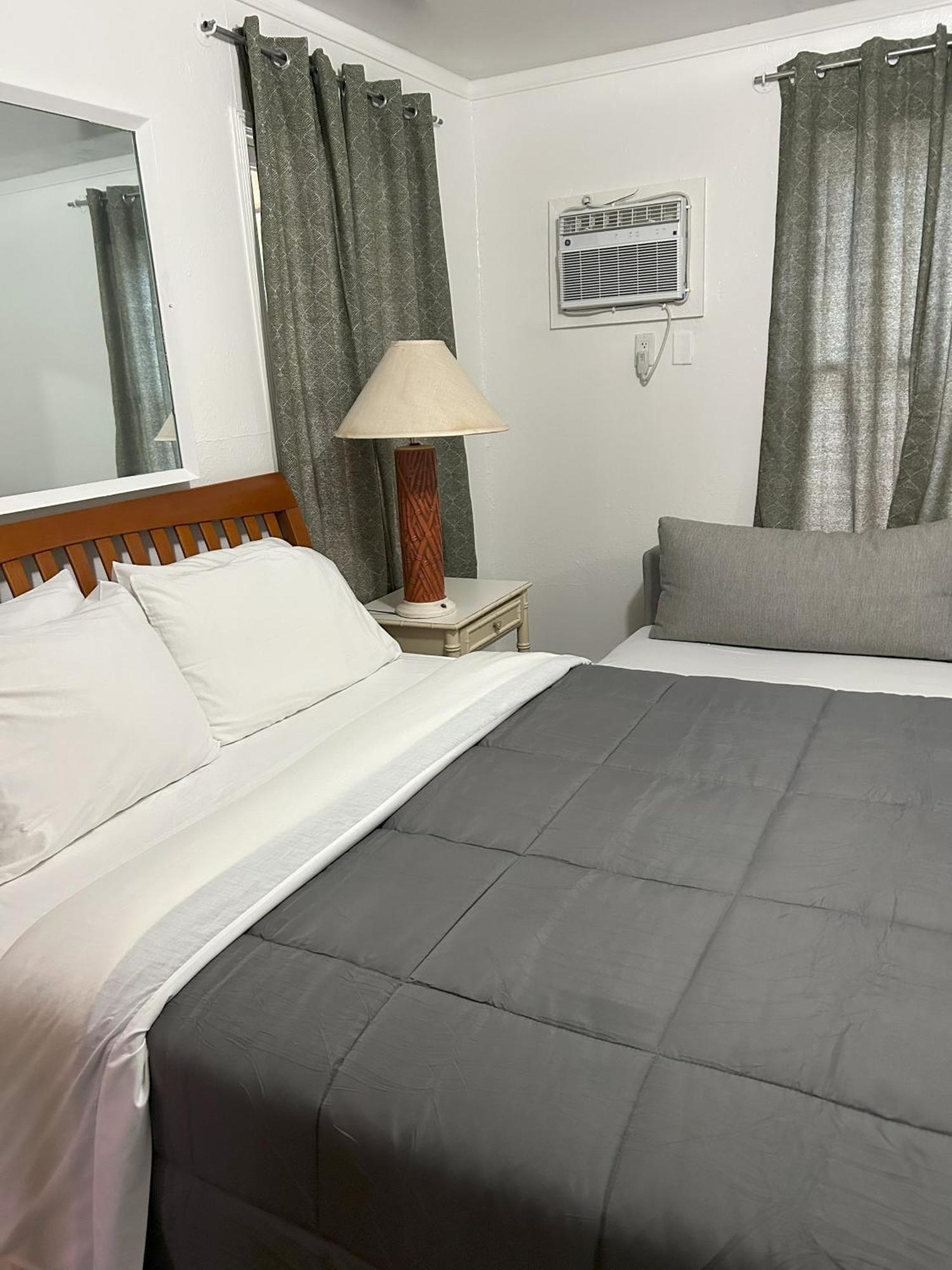 Hotel Aloha