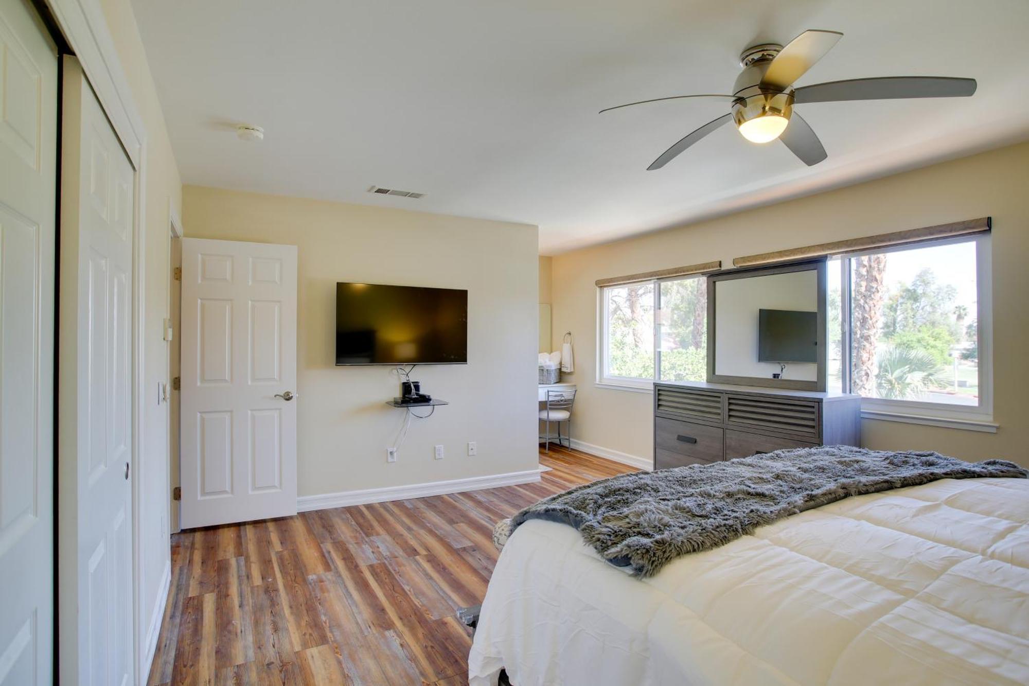 Townhome With Pool Access, Near Dtwn Palm Springs! *