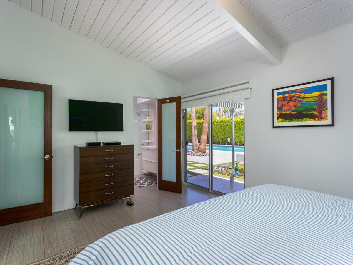 Villa Shaken Not Stirred In Sunrise Park By Acme House Company *
