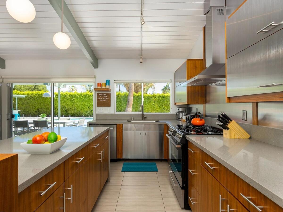 Shaken Not Stirred In Sunrise Park By Acme House Company Villa