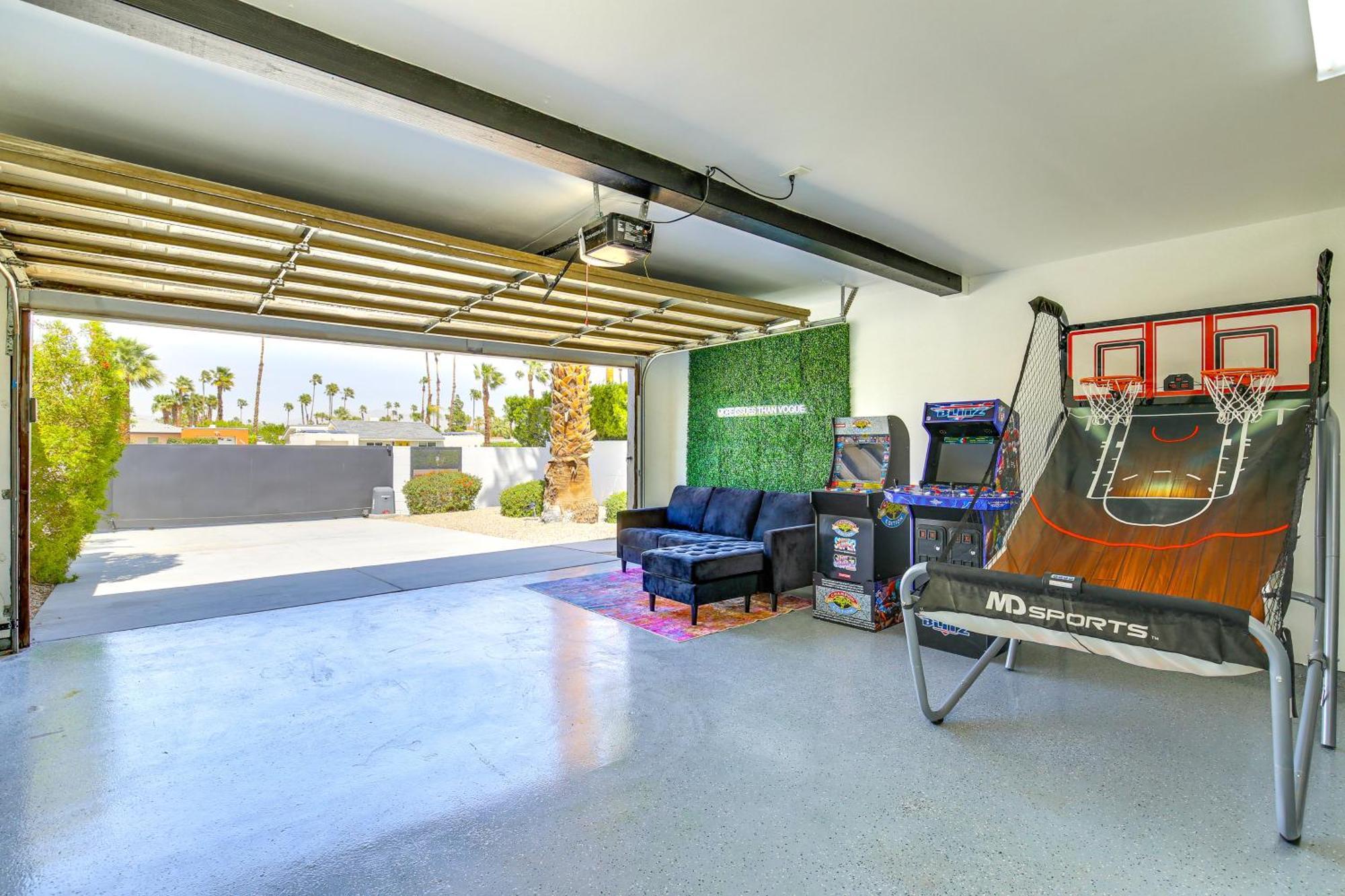 Mtn Views And Outdoor Oasis Getaway Holiday home *