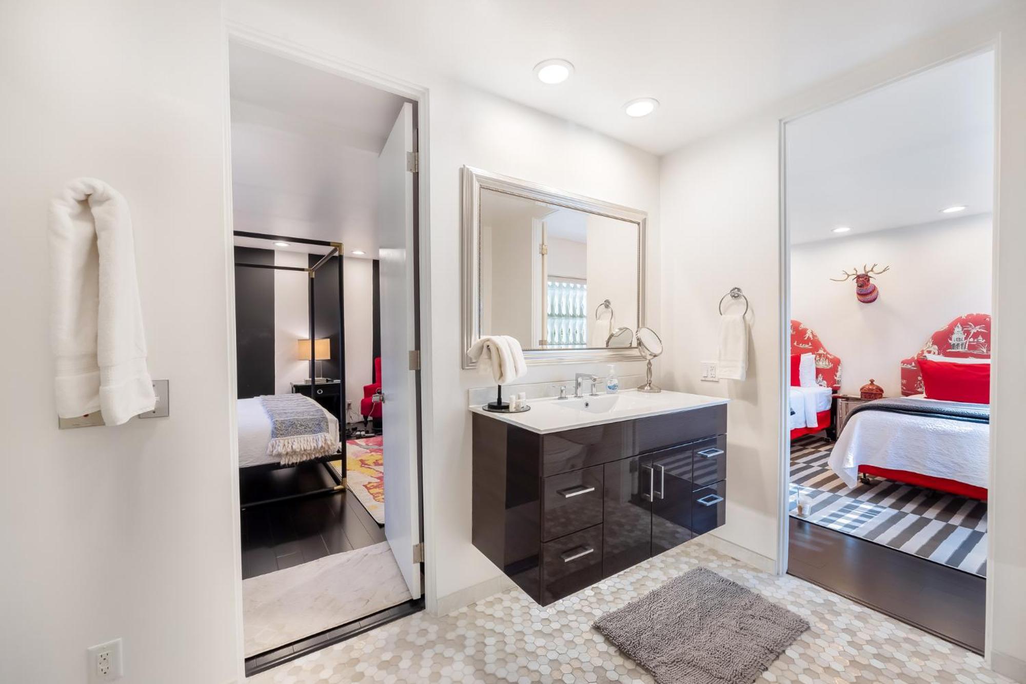 K0014 - Luxury Deepwell Stunner Holiday home Palm Springs