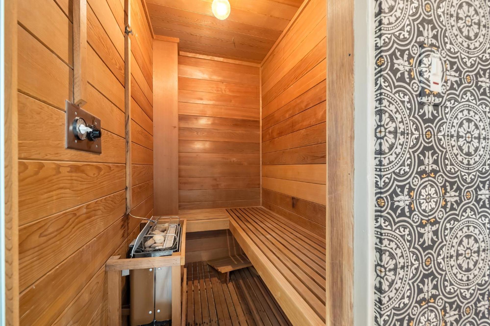 K0014 - Luxury Deepwell Stunner Holiday home *
